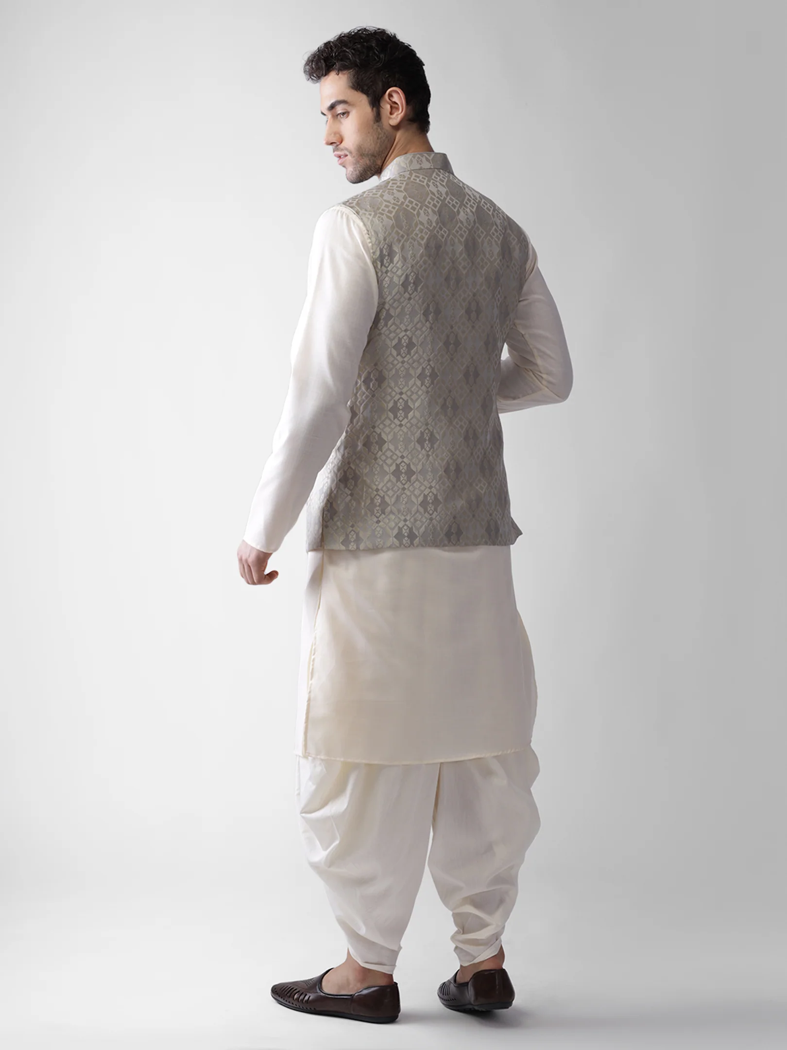 Kisah Men Grey Kurta Jacket Dhoti  Set - Image 4