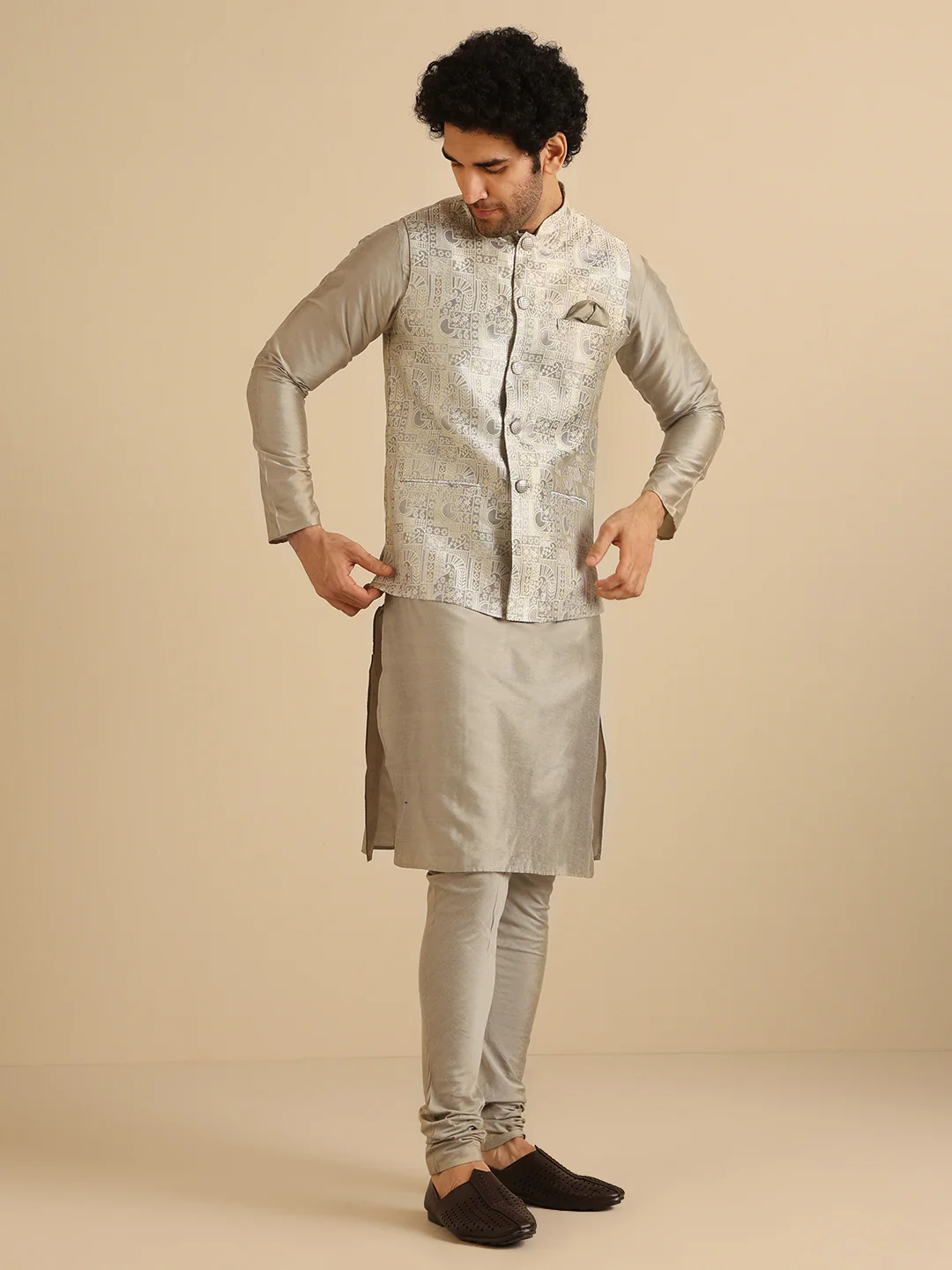 Men Grey Textured Nehru Jacket - Image 3