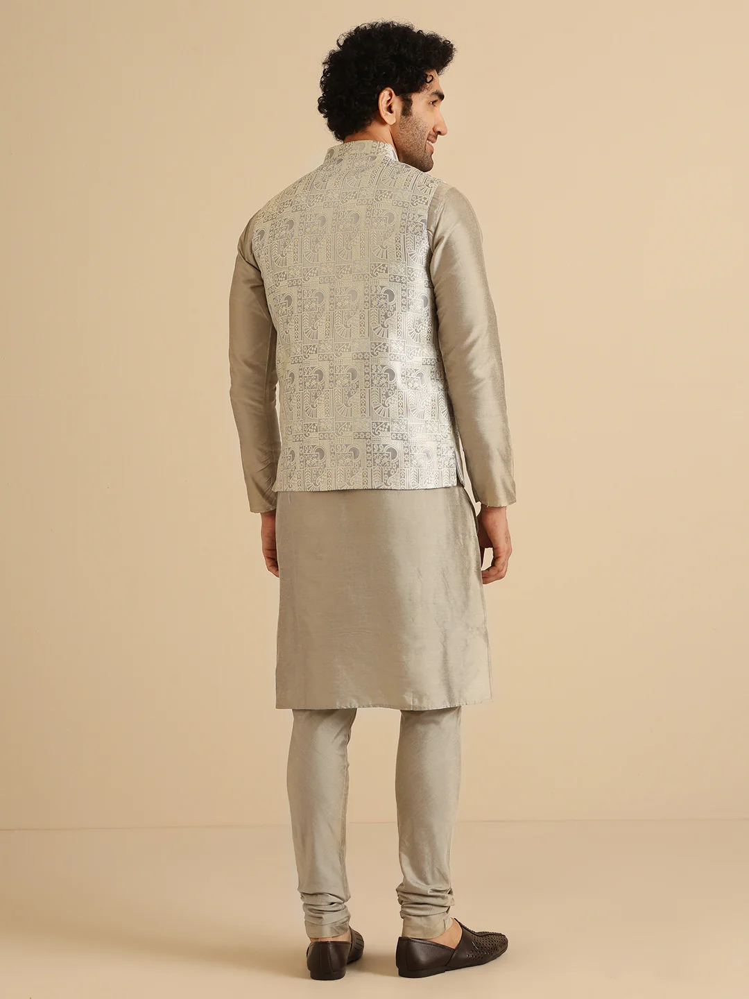 Men Grey Textured Nehru Jacket - Image 4
