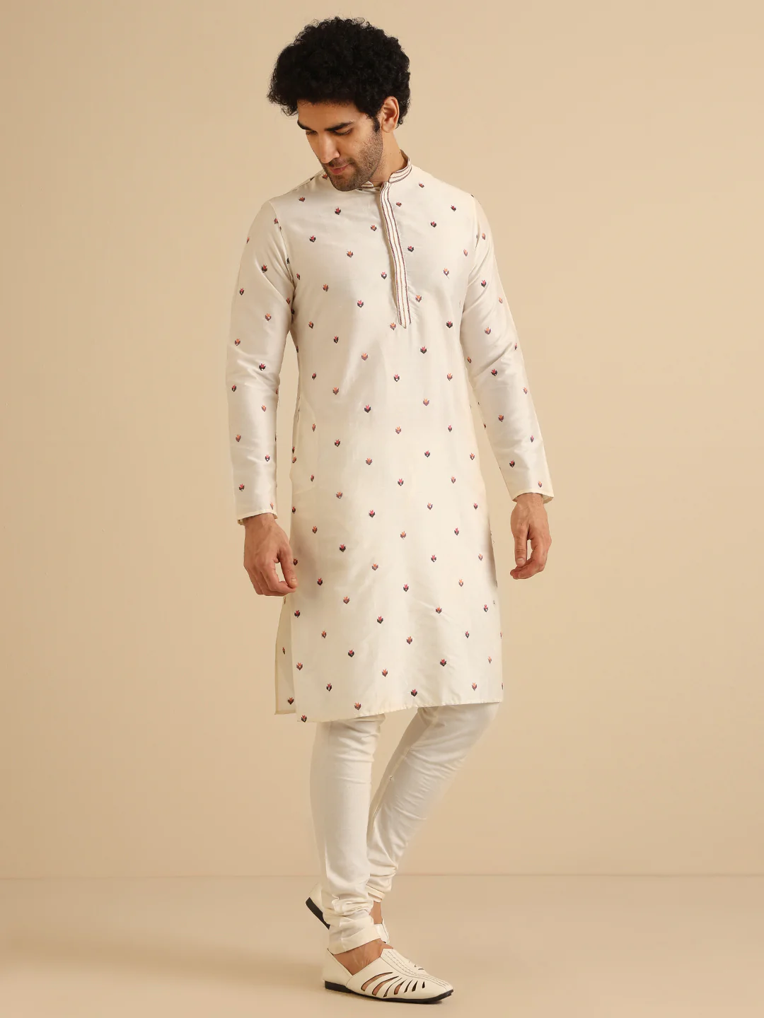 Cream Silk Blend Embroidered Kurta - Image 3