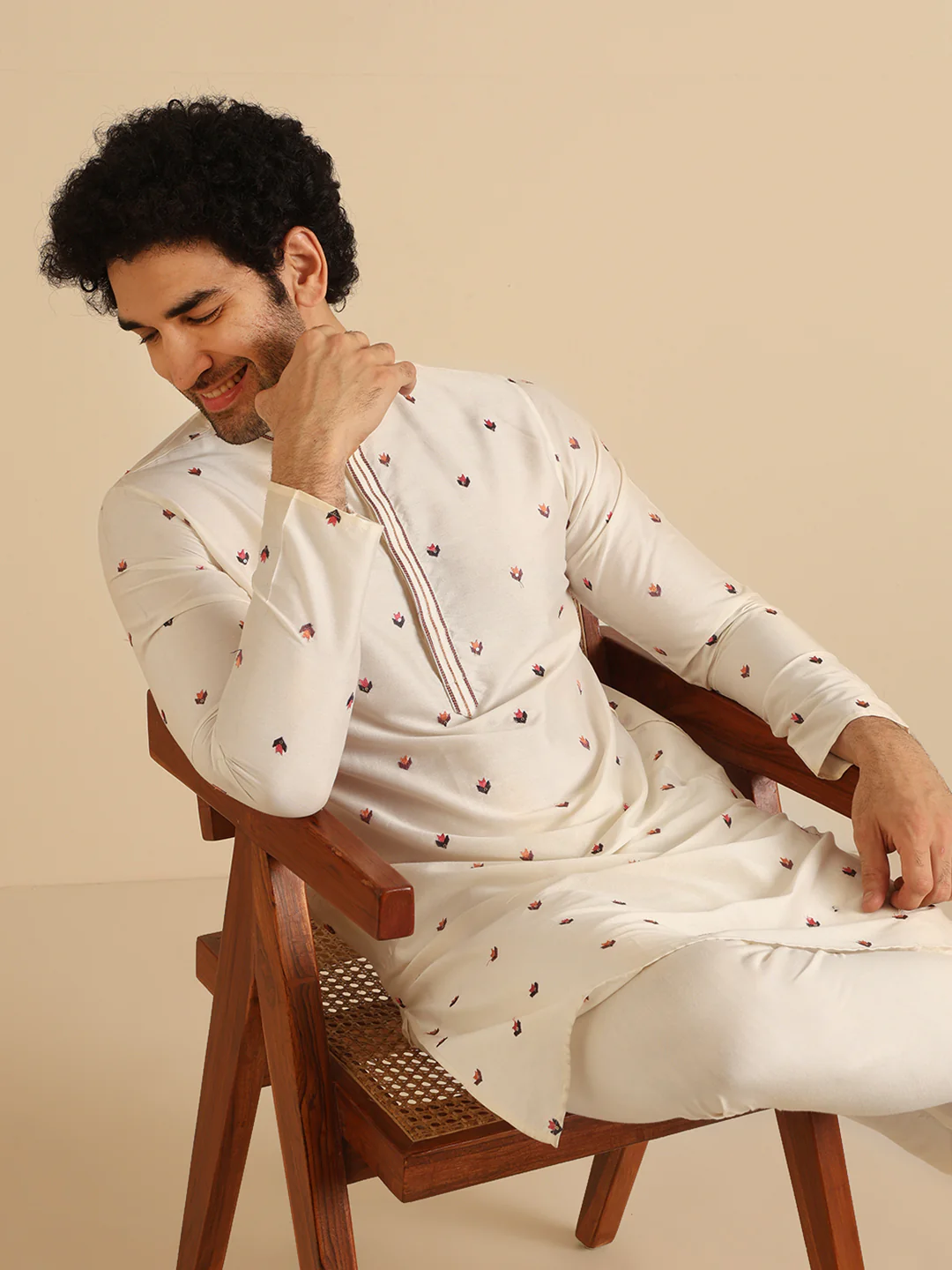 Cream Silk Blend Embroidered Kurta - Image 6