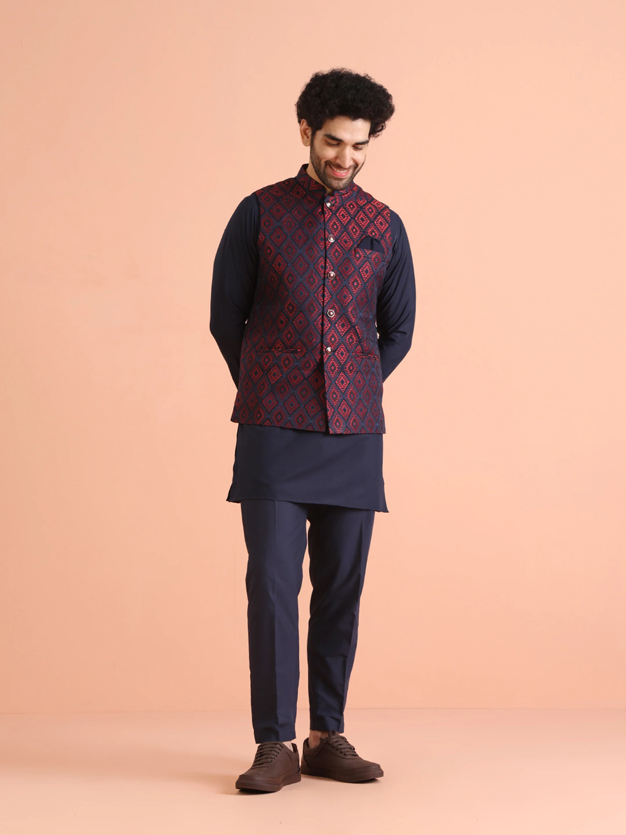 Navy Silk Blend Red Textured Nehru Jacket Mid Kurta Set - Image 8