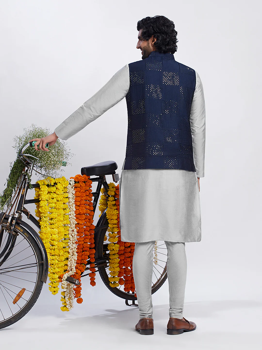 Men Navy Blue Kurta Jacket Churidar Set - Image 4