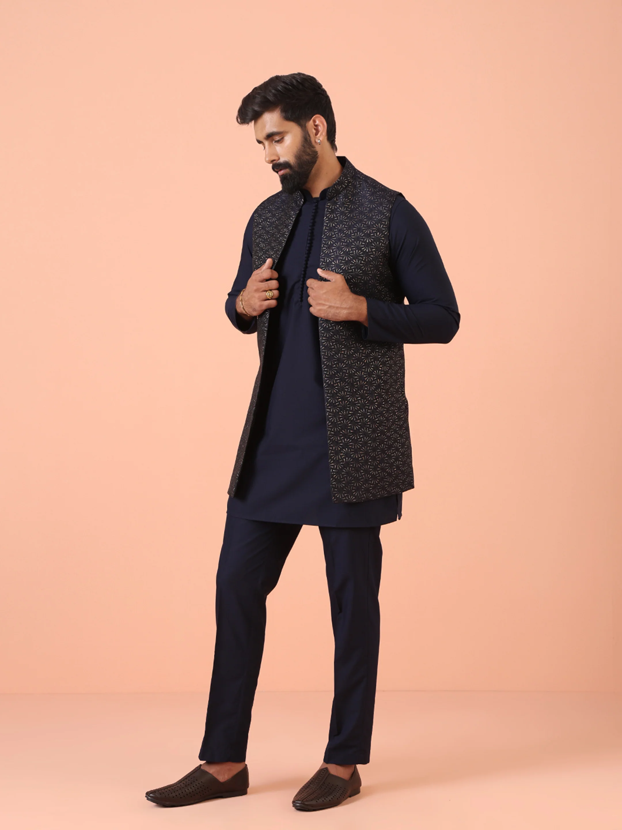 Navy Silk Blend Black Textured Nehru Jacket Mid Kurta Set - Image 2