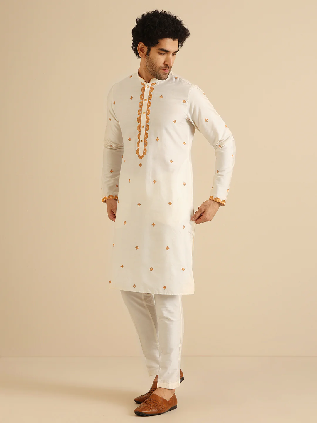 Cream Silk Blend Golden Embroidered Kurta - Image 2