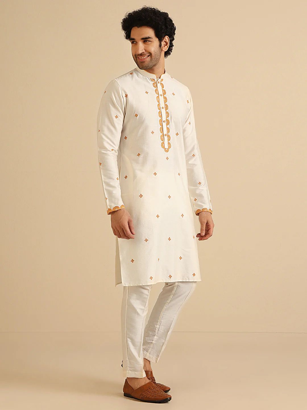 Cream Silk Blend Golden Embroidered Kurta - Image 3