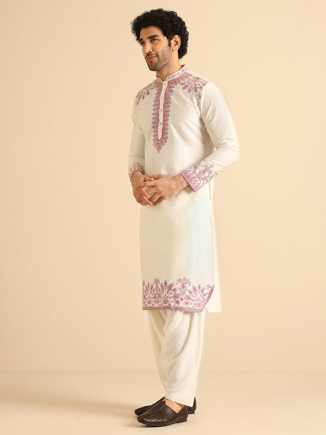 Men Off White Kurta Patiala Set - Image 3