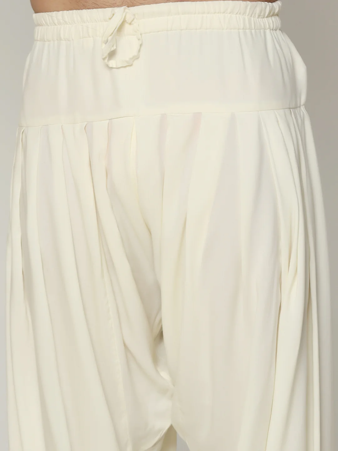 Men Off White Kurta Patiala Set - Image 7