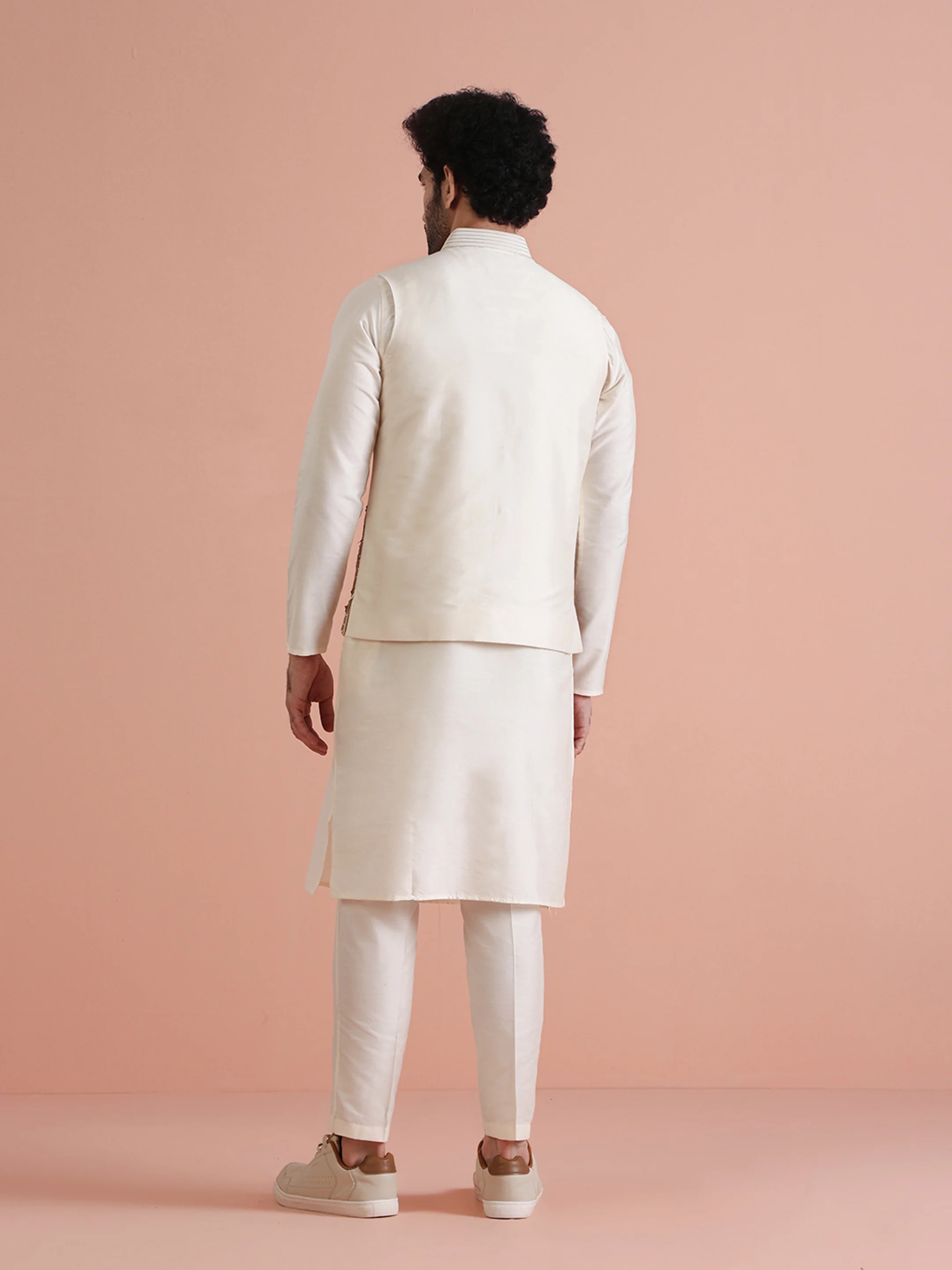 Men Off White Patch Work Nehru Jacket - Image 4