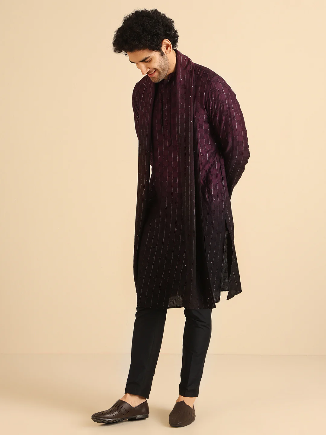 Men Purple Embroidered Kurta Trousers Dupatta Set - Image 3