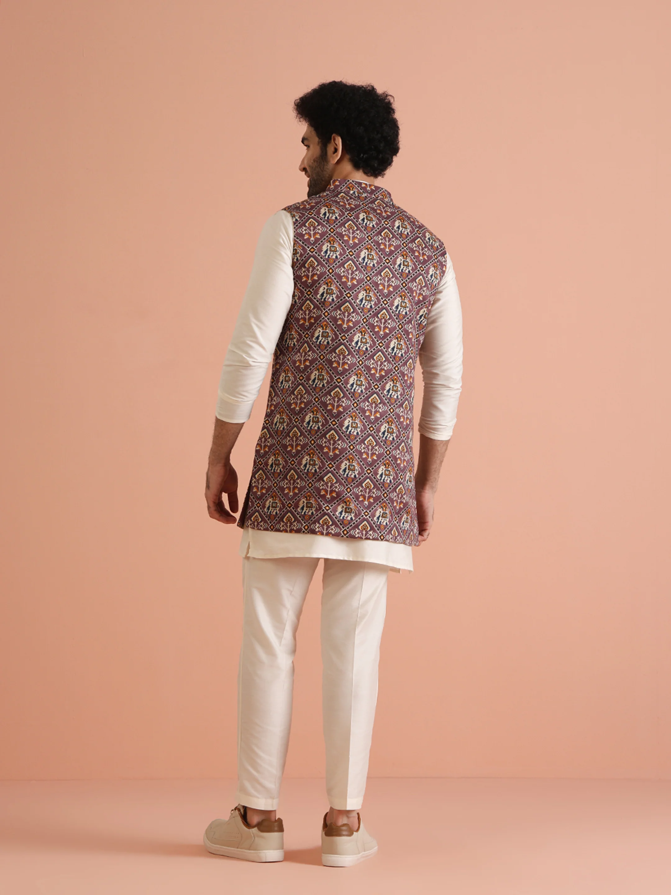 Patola Print Kurta Jacket Trouser Set - Image 4