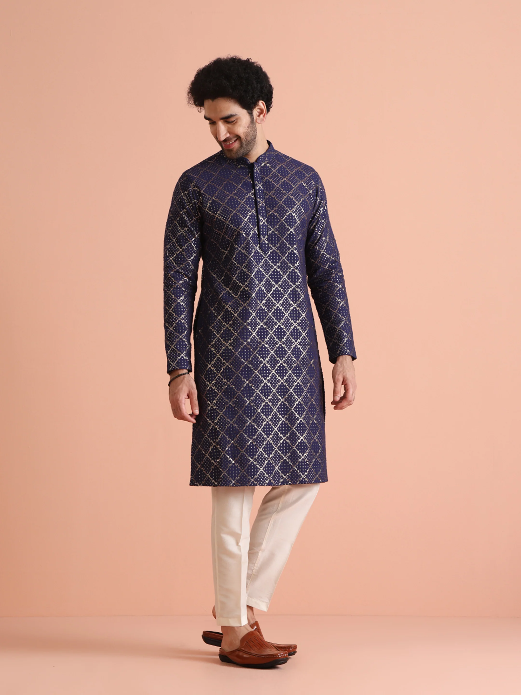 Men Purple Sequinned Kurta Trouser Set - Image 2