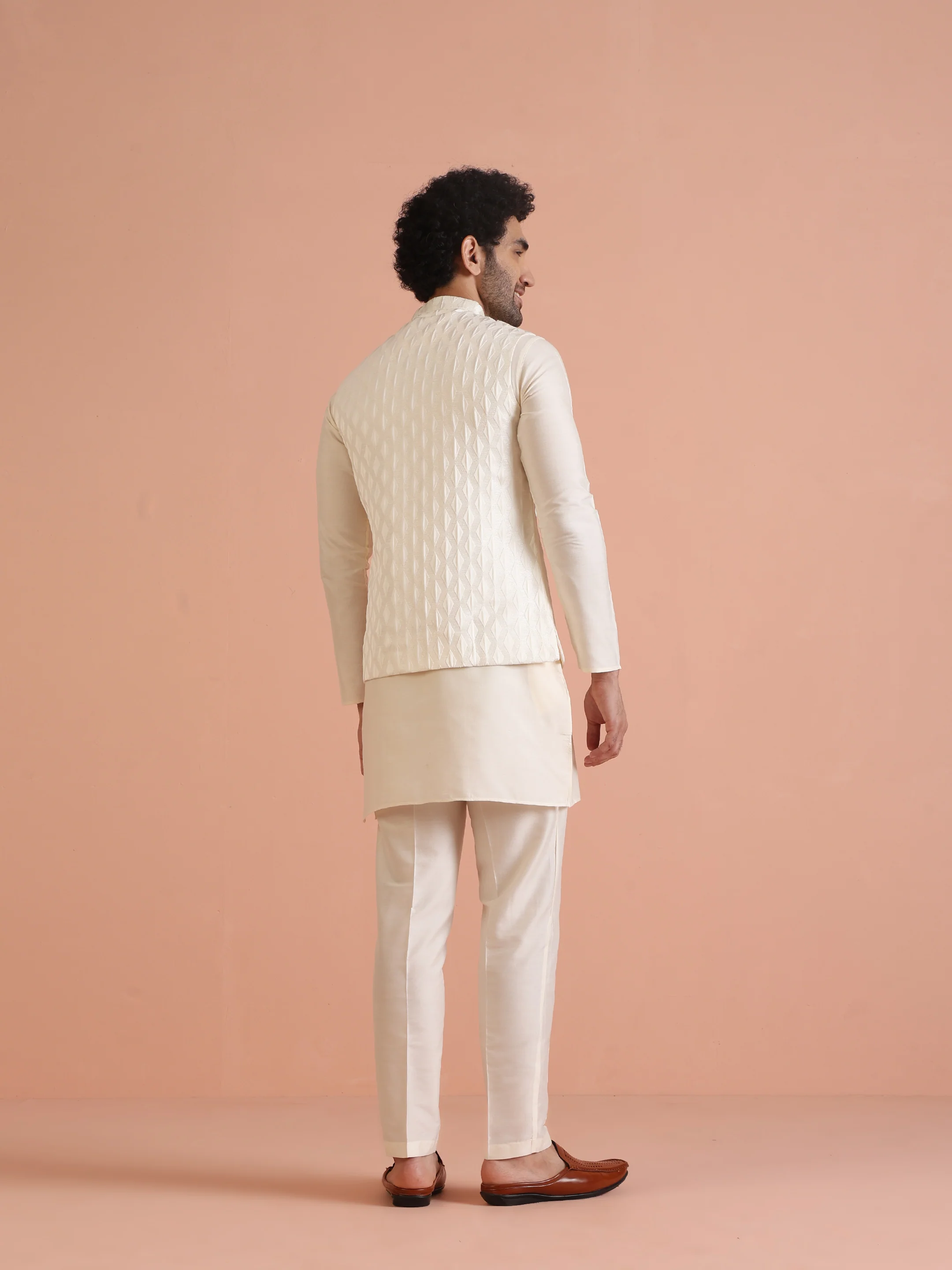 Cream Silk Blend Textured Nehru Jacket Kurta Set - Image 4