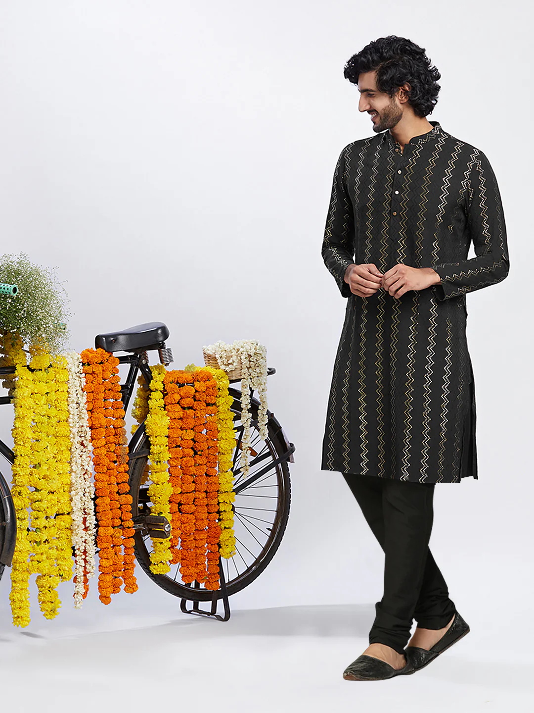 Kisah Men's Black Kurta Churidar Set - Image 3