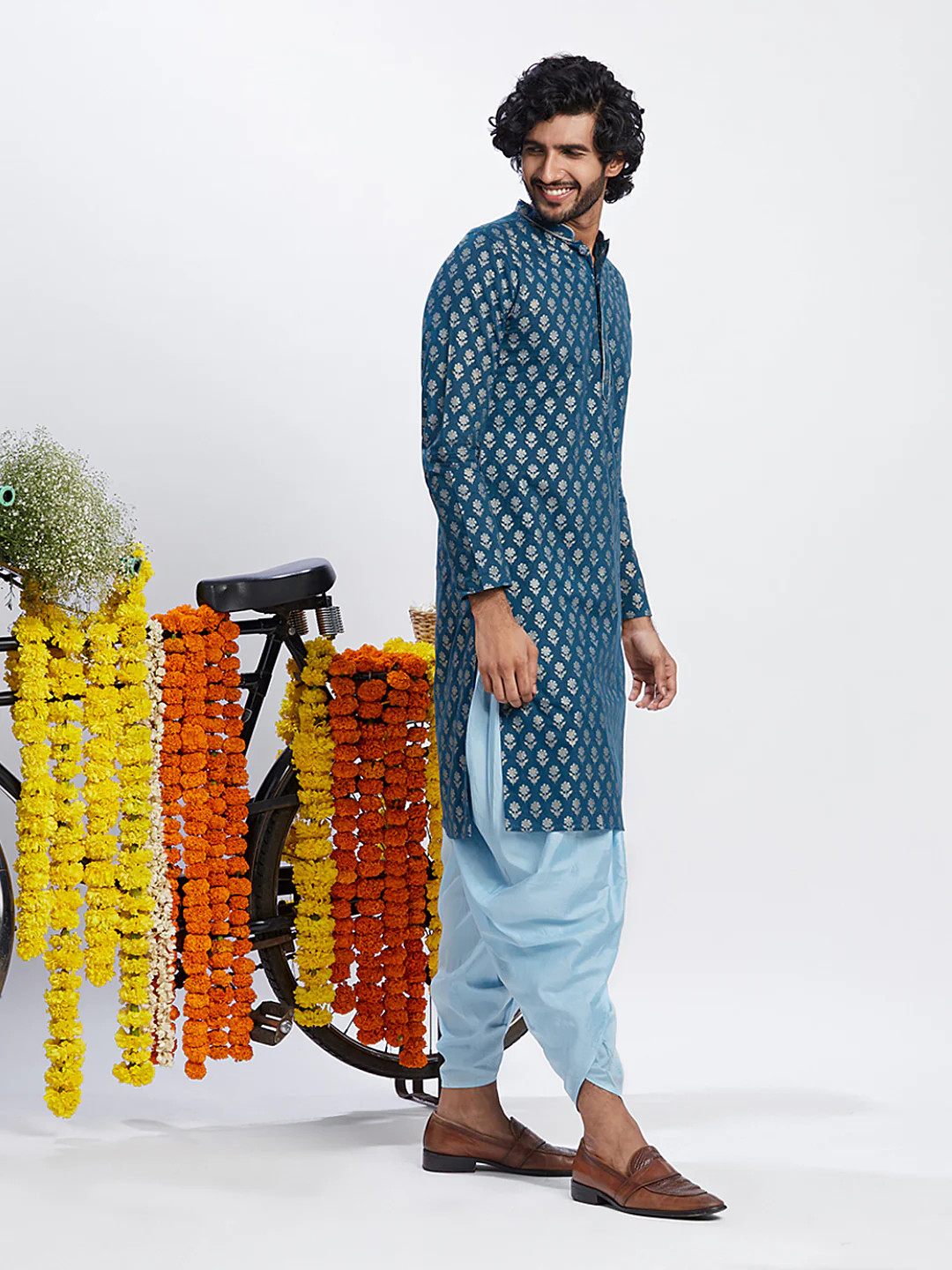 Men Blue Floral Kurta - Image 3