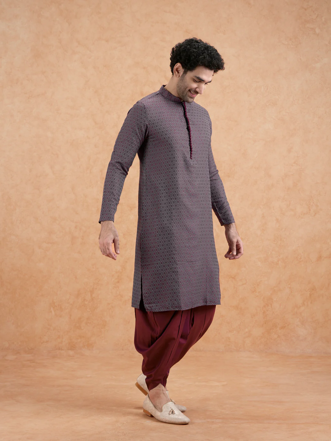 Maroon Silk Blend Geometric Long Kurta - Image 3