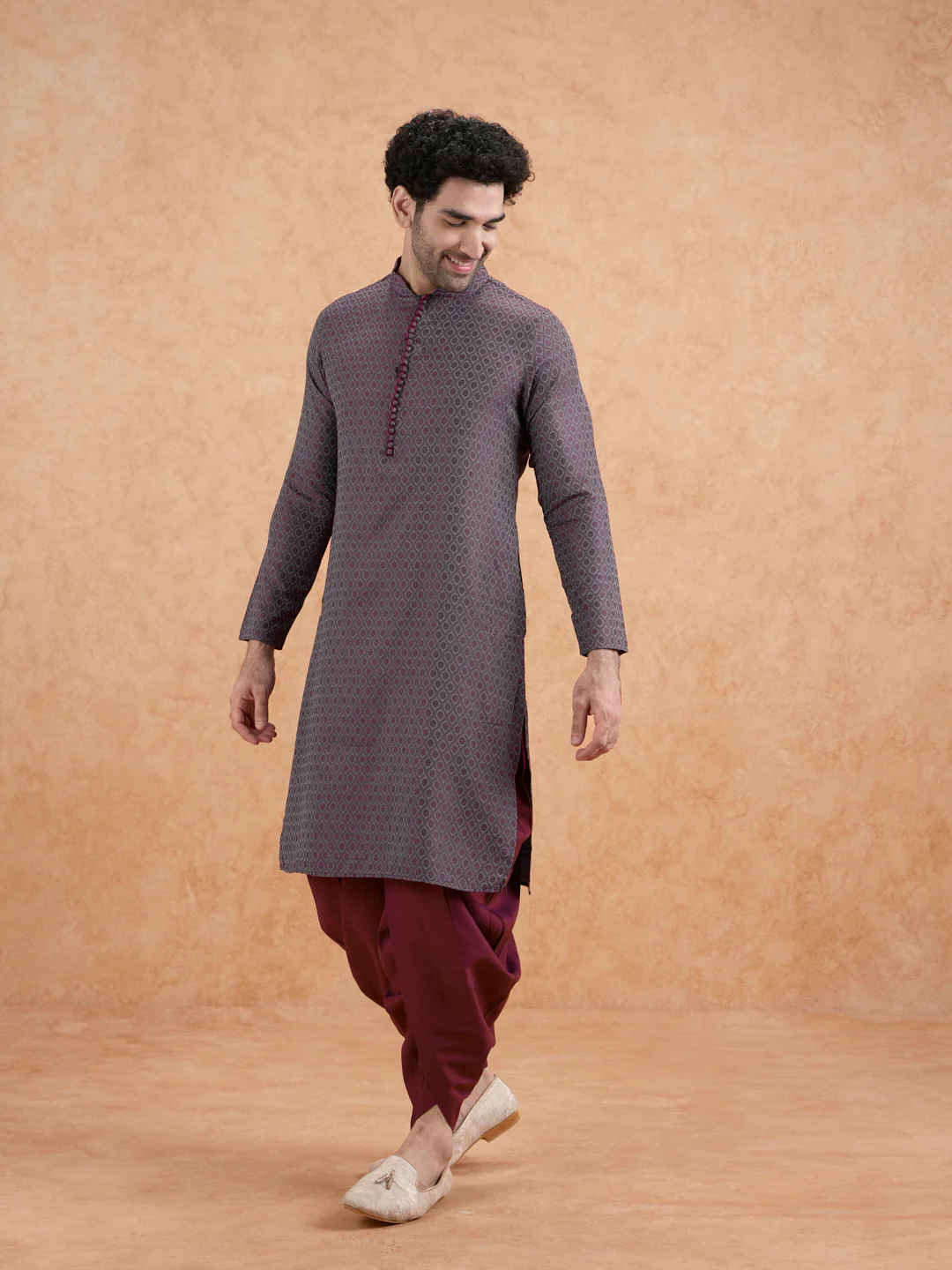 Maroon Silk Blend Geometric Long Kurta - Image 4