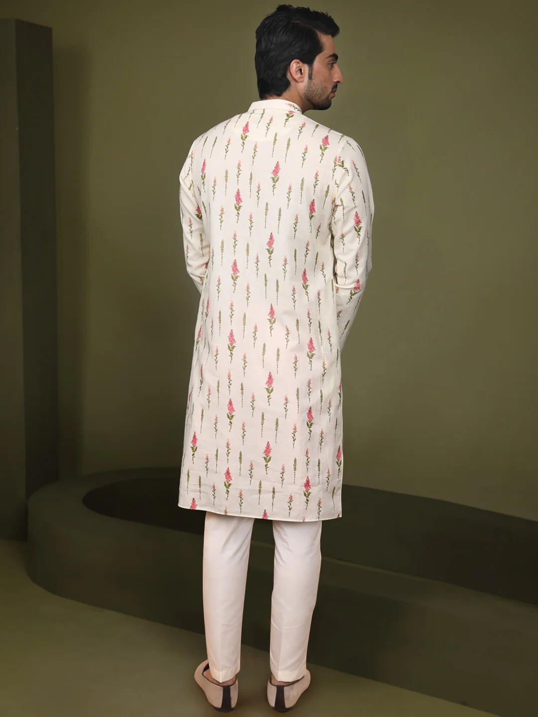 Cream Printed Cotton Silk Kurta Trouser Set - Image 4