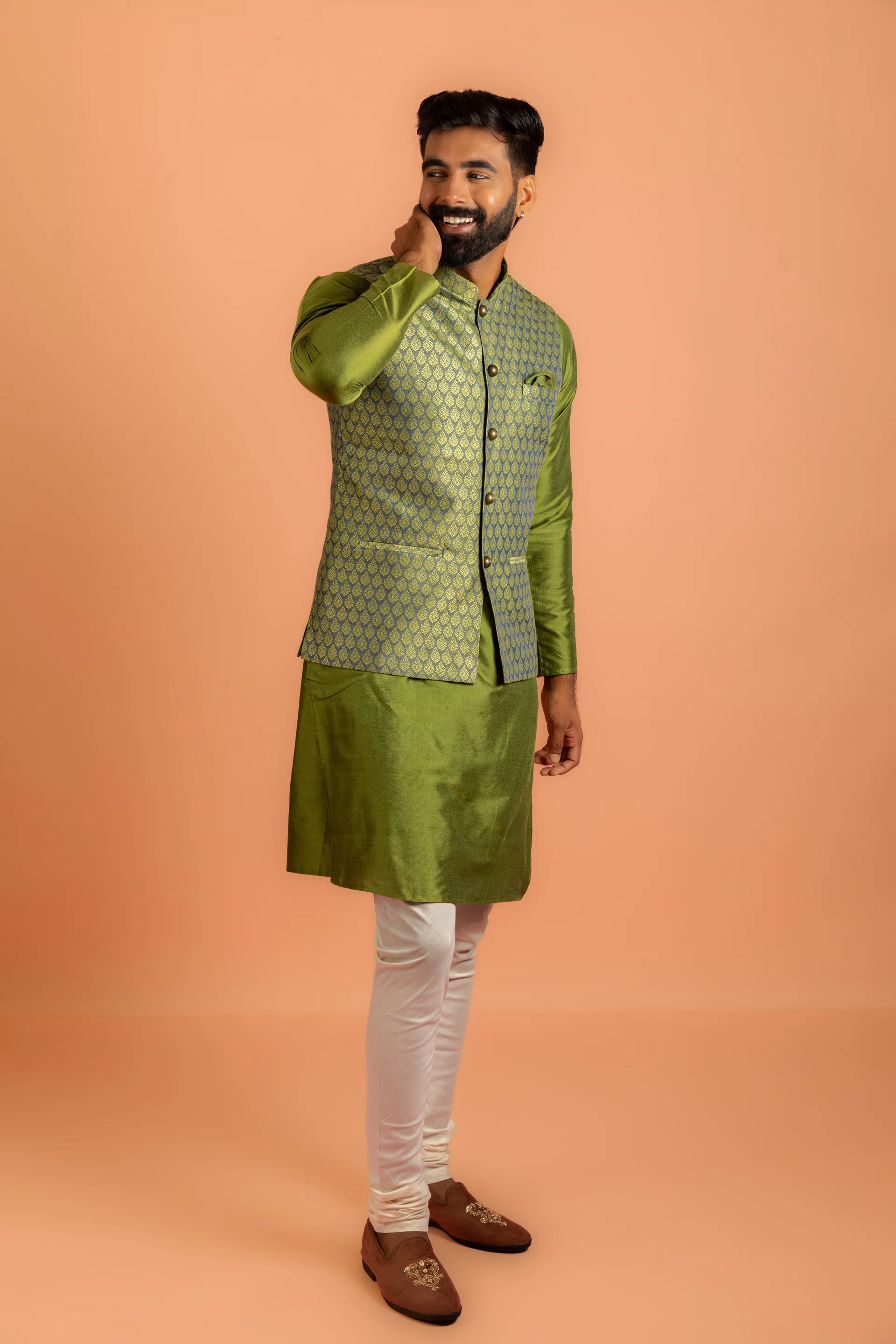 Green Silk Blend Woven Jacket Kurta Churidar Set - Image 4
