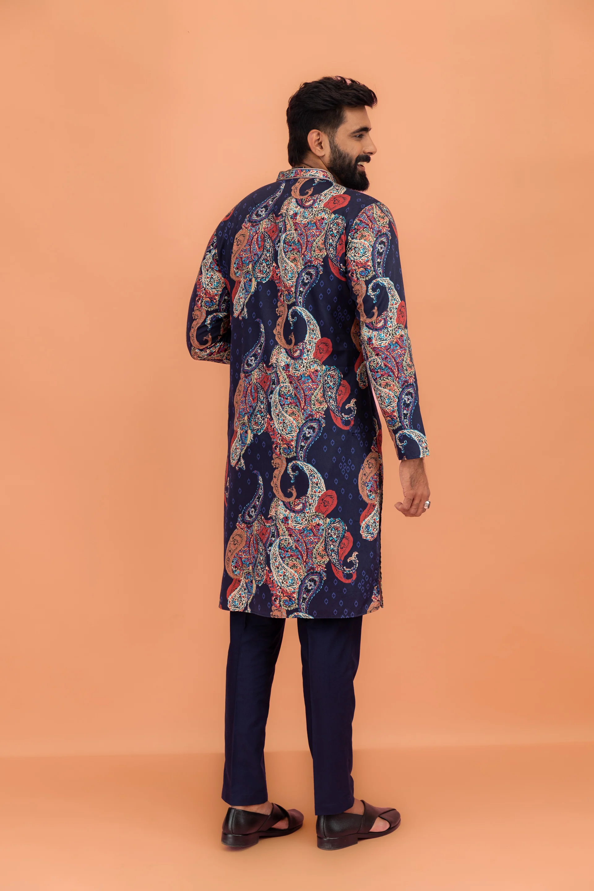 Navy Blue Silk Blend Kurta with Multicolor Paisley Prints - Image 4