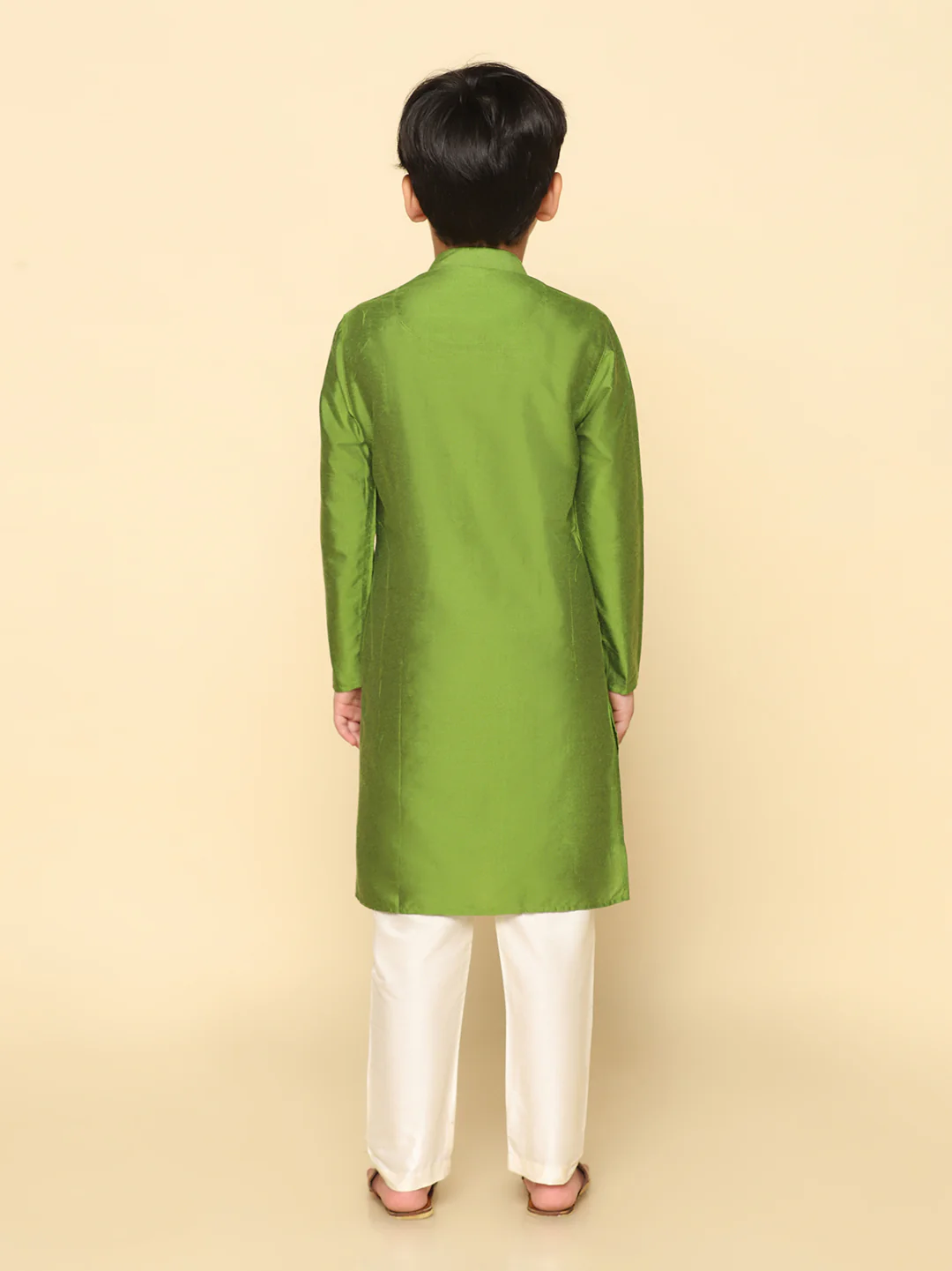 Boy's Green Kurta Pyjama Set - Image 4