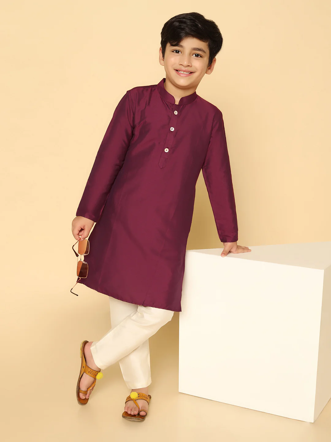 Boy's Margenta Kurta Pyjama Set - Image 7