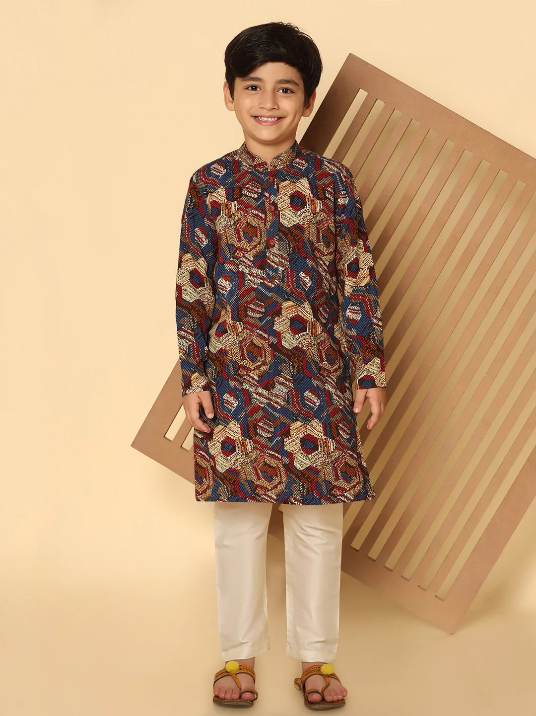 Boy's Maroon Printed Kurta - Image 4