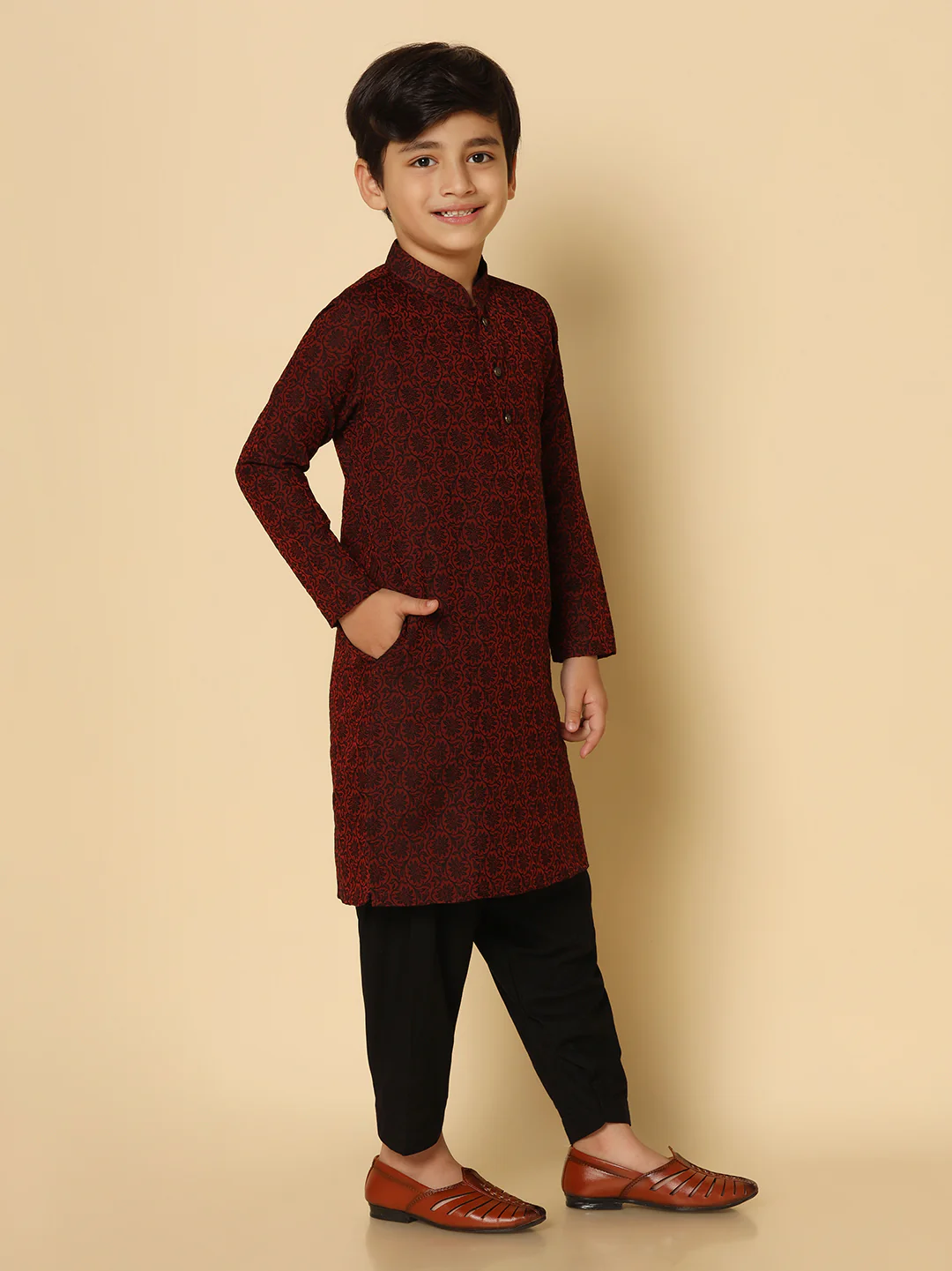 Boy's Maroon Woven Design Kurta - Image 2