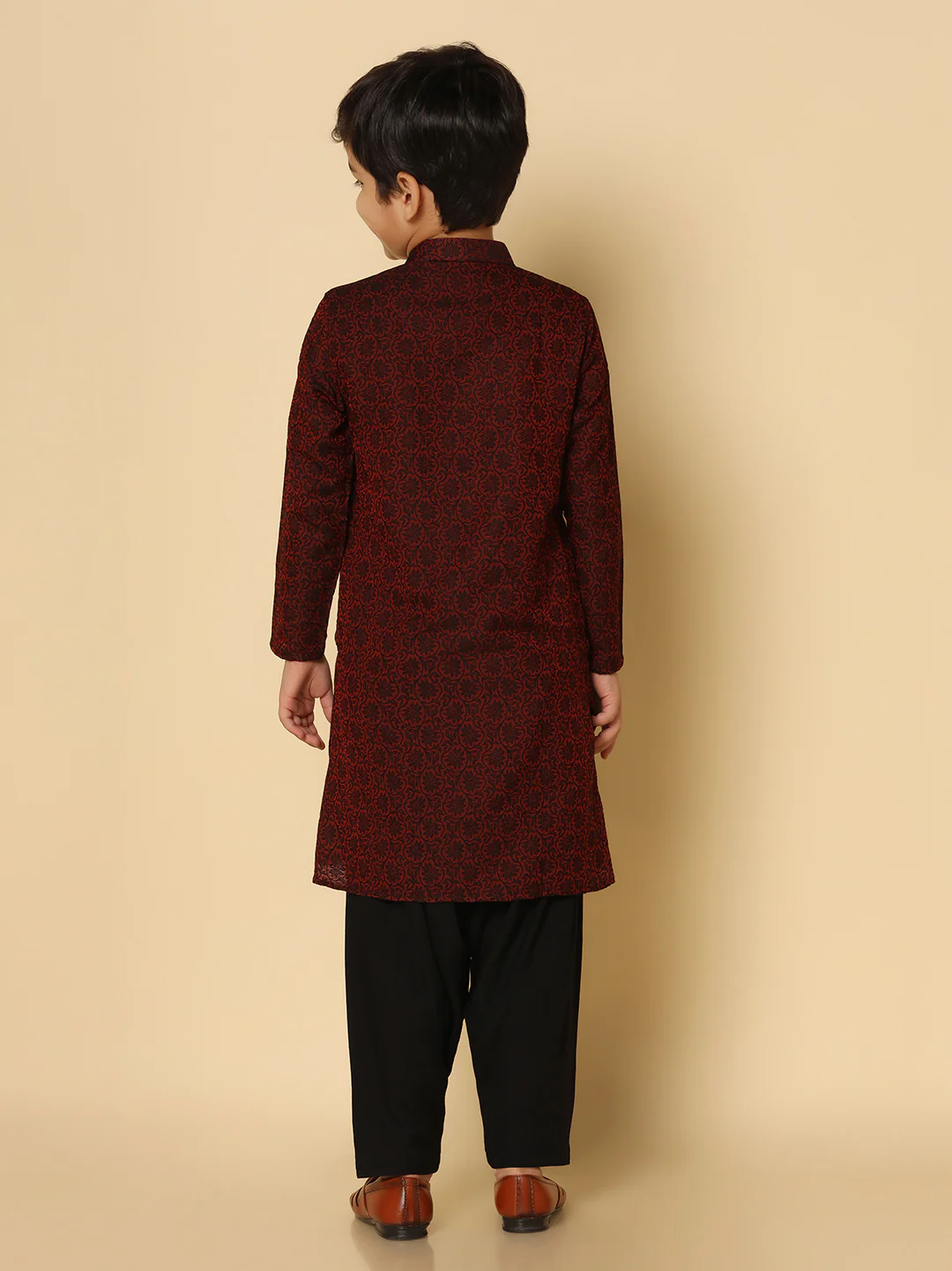 Boy's Maroon Woven Design Kurta - Image 4