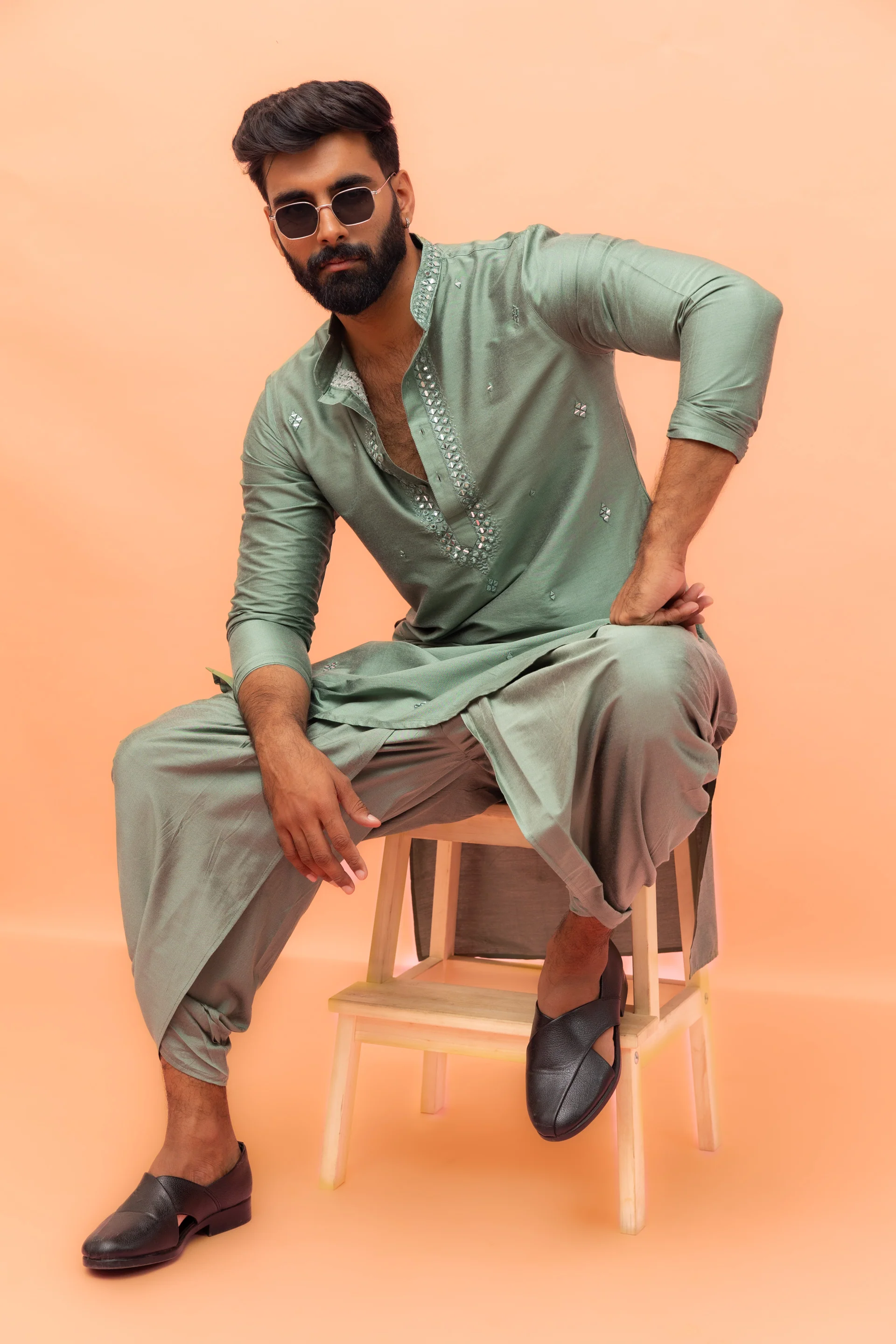 Light Green Silk Blend Mirror Work Kurta - Image 6
