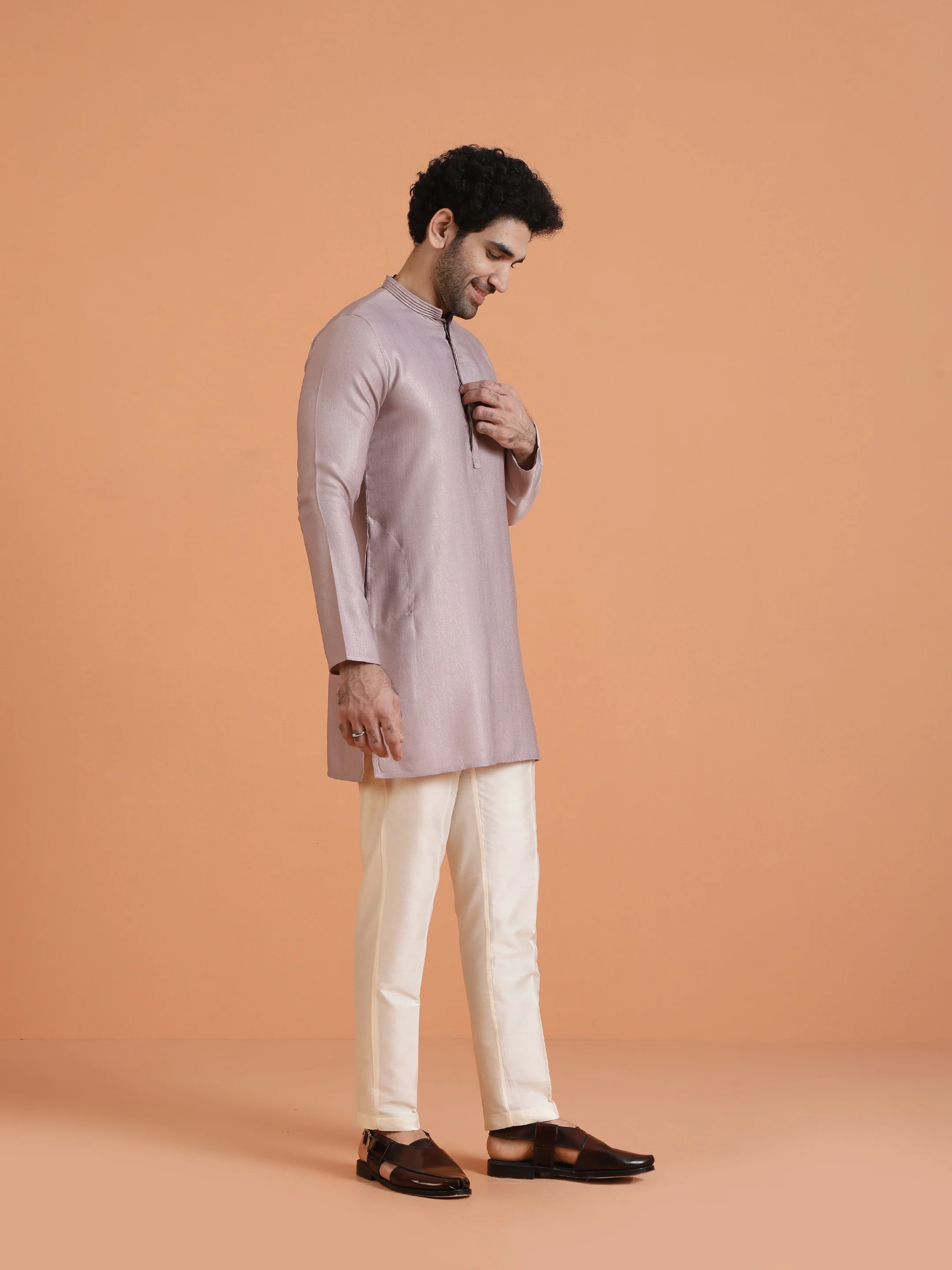 Lilac Silk Blend Solid Mid Kurta - Image 2