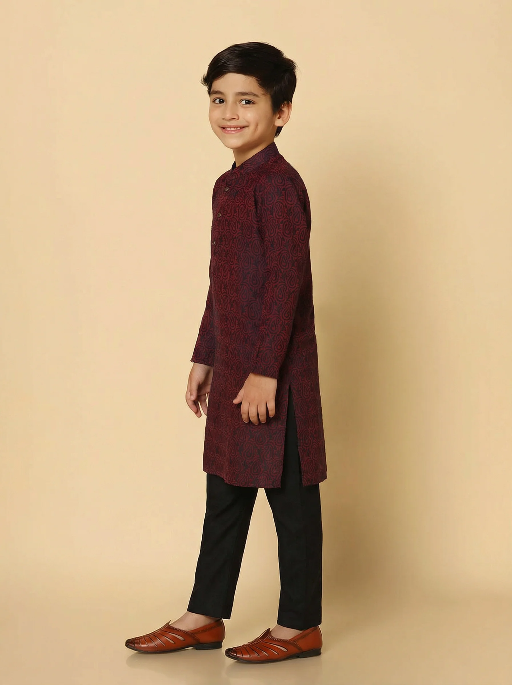 Magenta Cotton Blend Textured Kurta Pyjama Set - Image 2