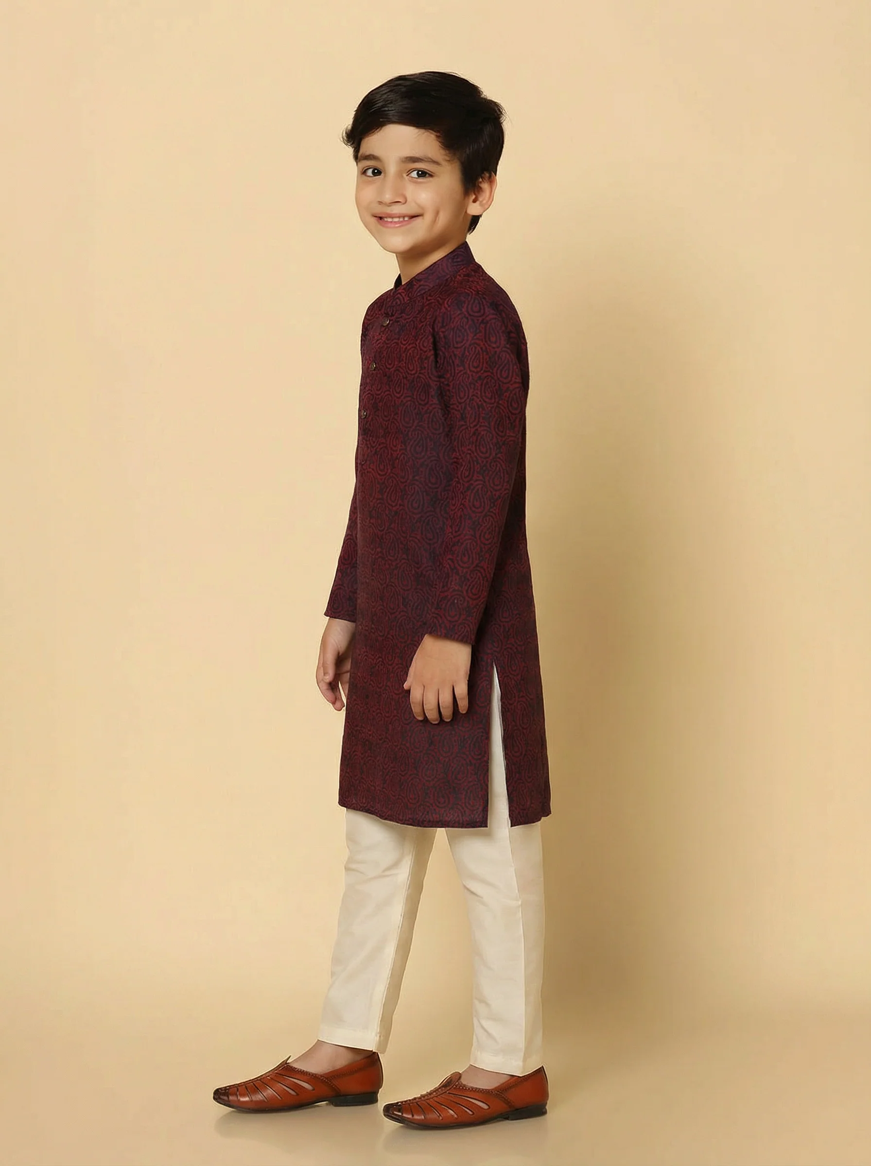Magenta Silk Blend Jacquard Kurta Pyjama Set - Image 2