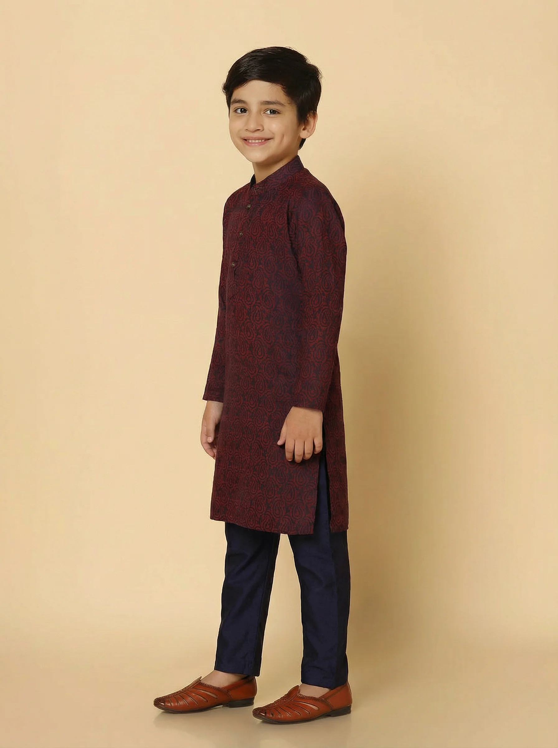 Magenta Silk Blend Jacquard Kurta Pyjama Set - Image 3