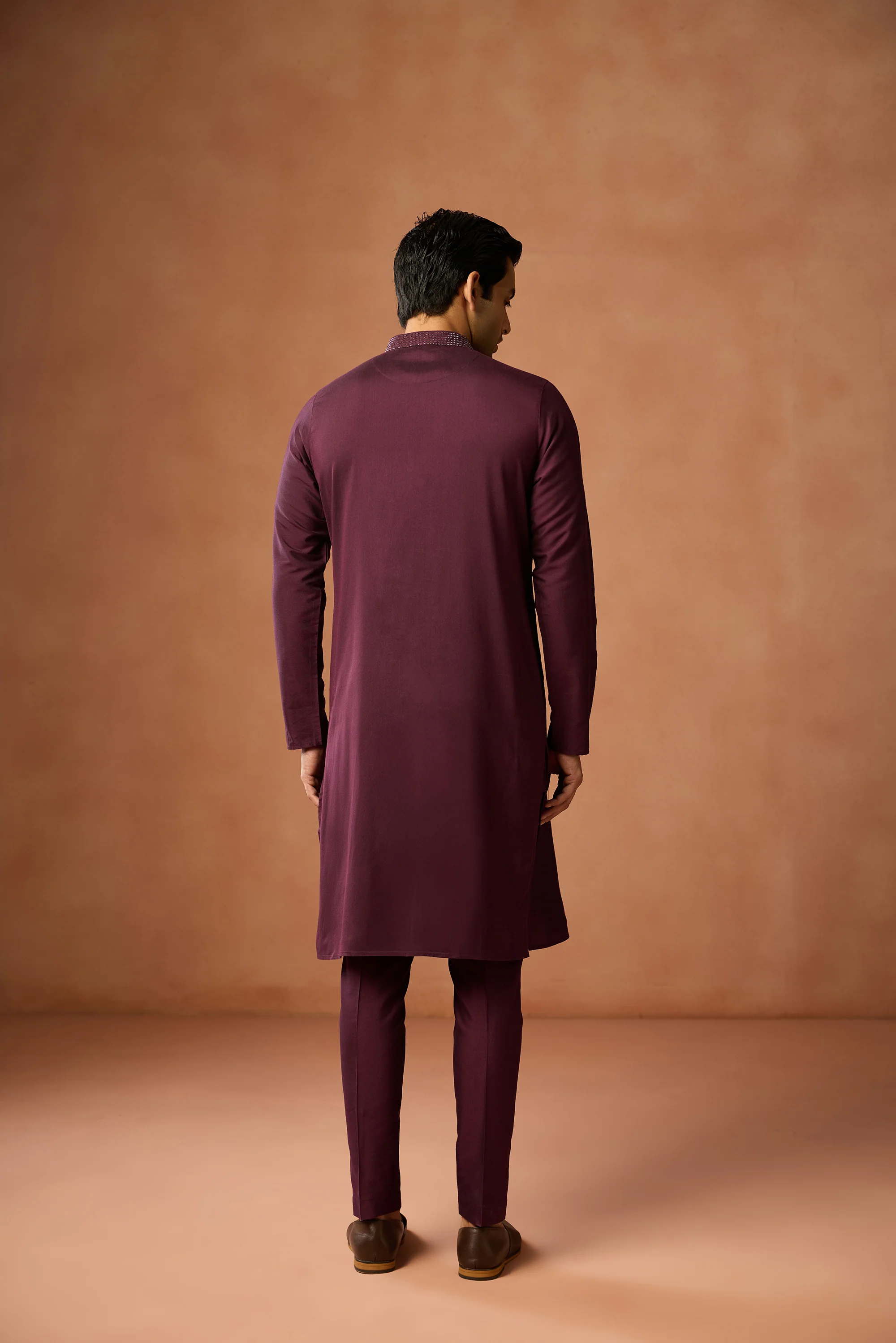 Maroon Geometric Embroidered Kurta Set - Image 4