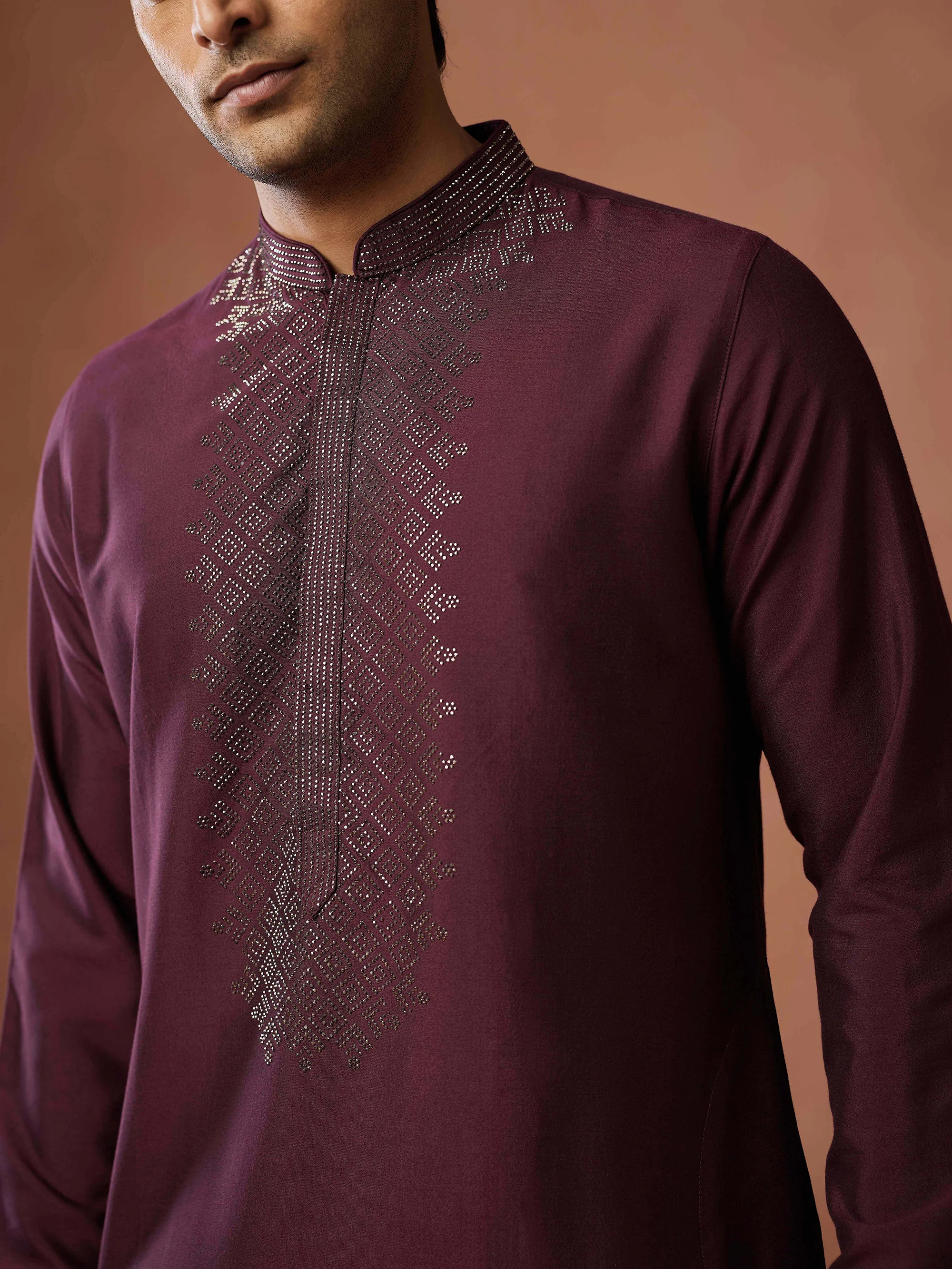 Maroon Geometric Embroidered Kurta Set - Image 5