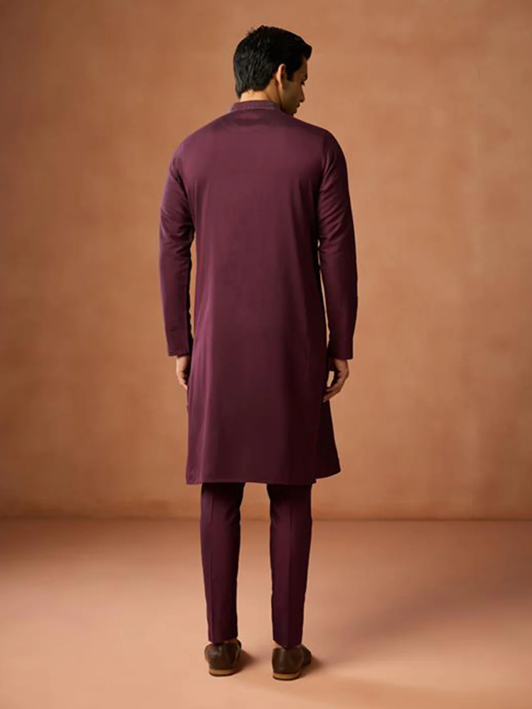 Maroon Geometric Embroidered Kurta Set - Image 4