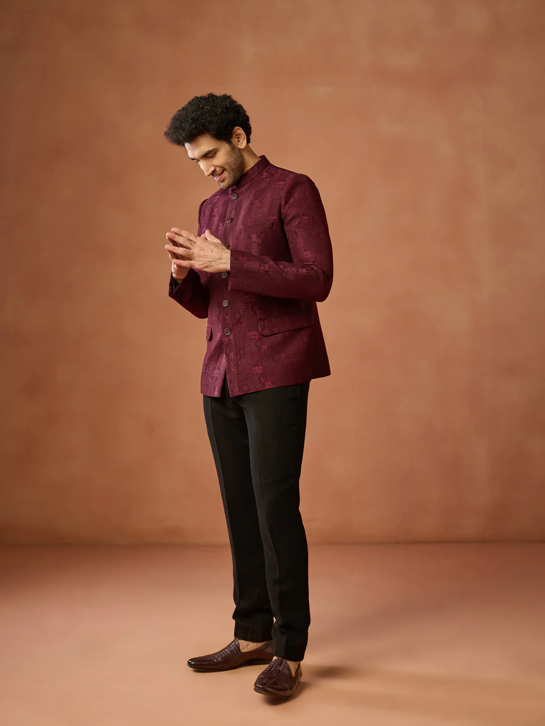 Maroon Textured Silk Blend Bandhgala Jodhpuri - Image 3