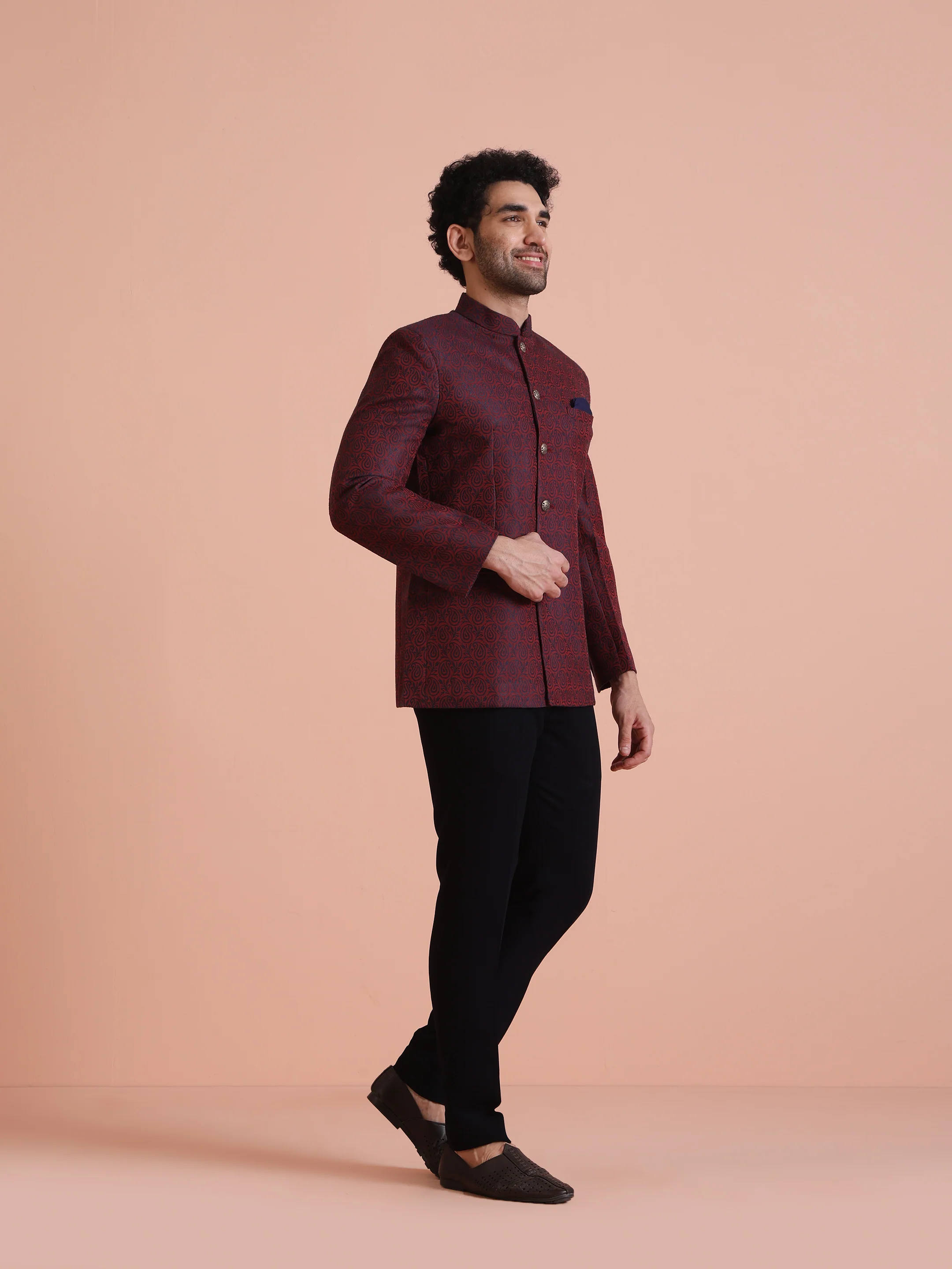 Maroon Silk Blend Textured Bandhgala Trouser Set - Image 2