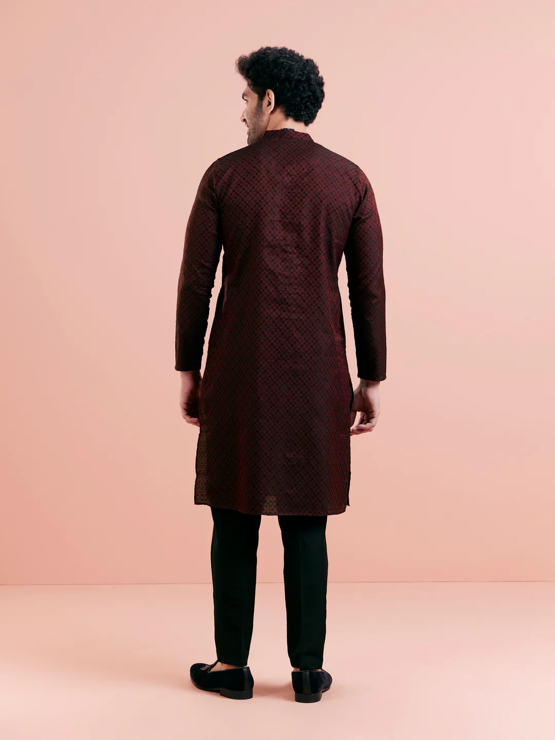 Maroon Silk Blend Textured Kurta - Image 4