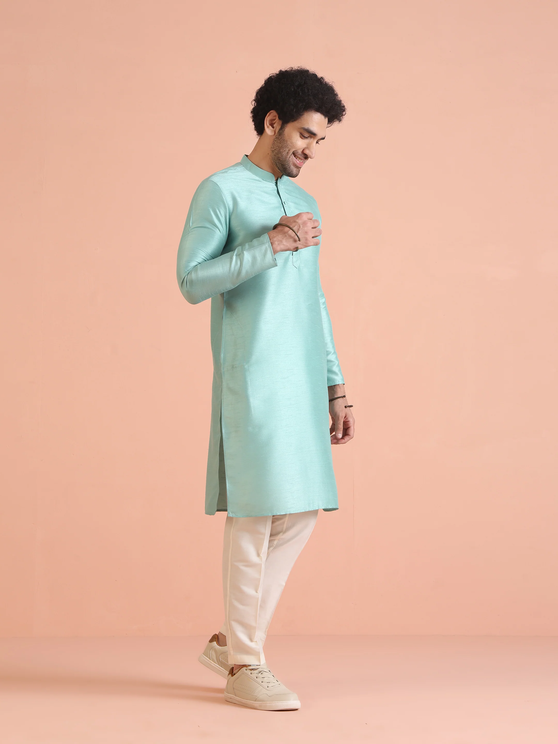 Men Green Solid Ethnic Motifs Kurta - Image 3