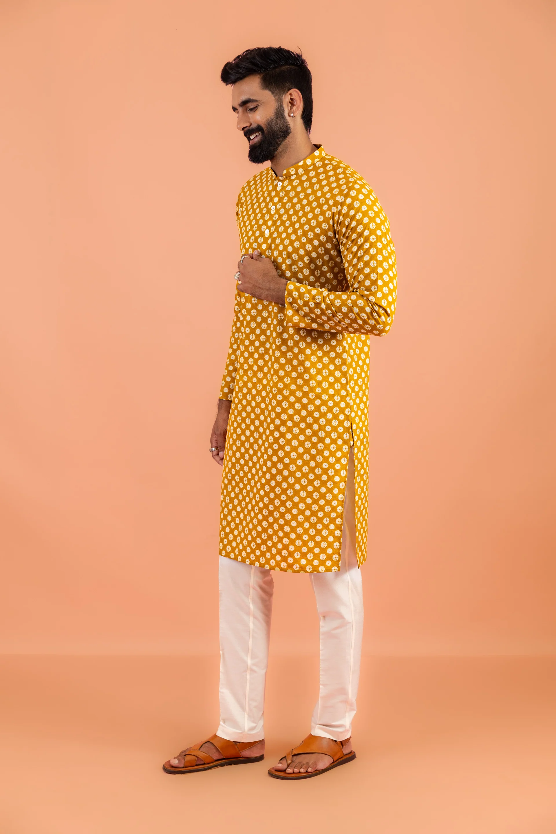 Men Mustard Tie & Dye Printed Kurta - Image 3