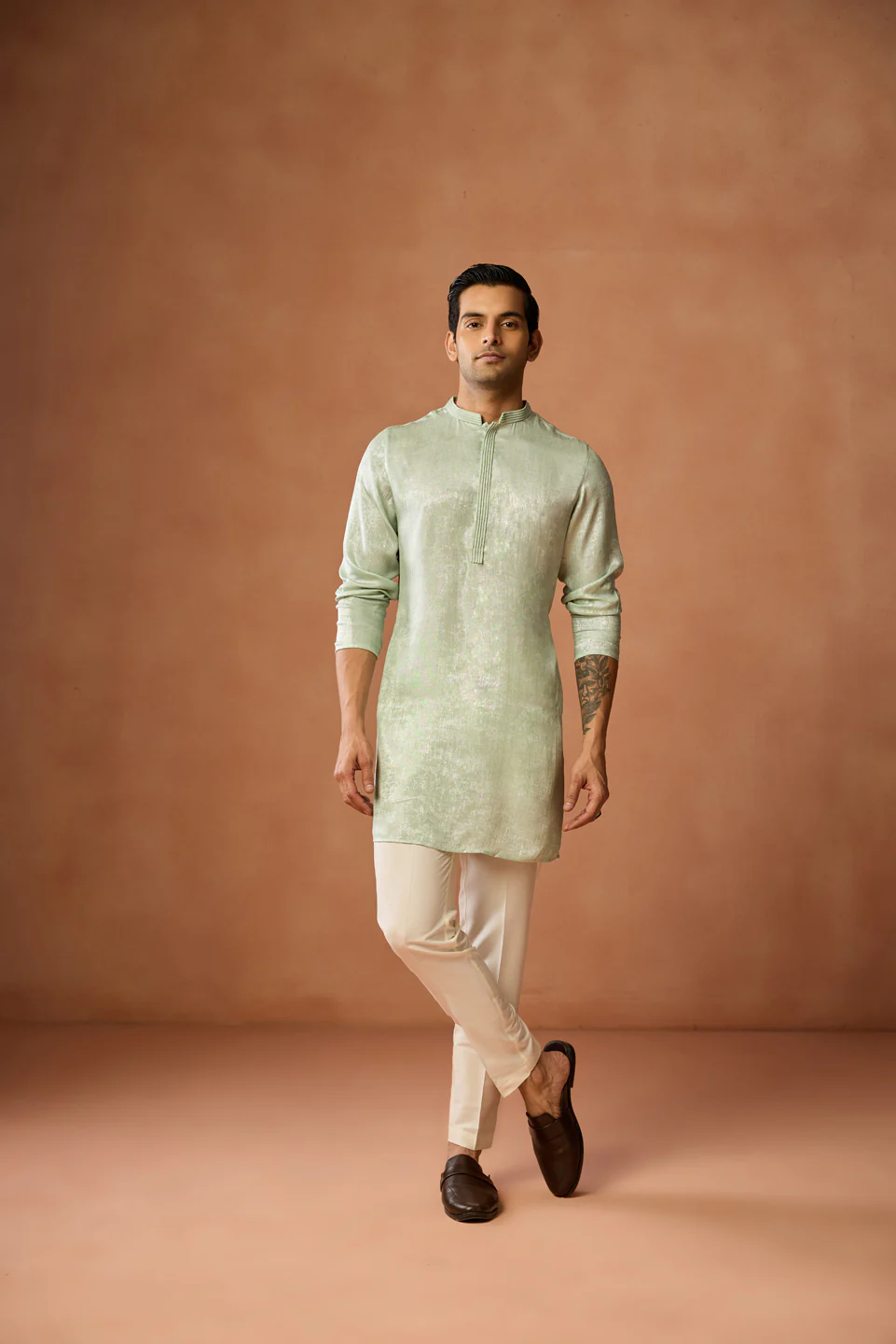 Mint Green Silk Blend Solid Mid Kurta - Image 6