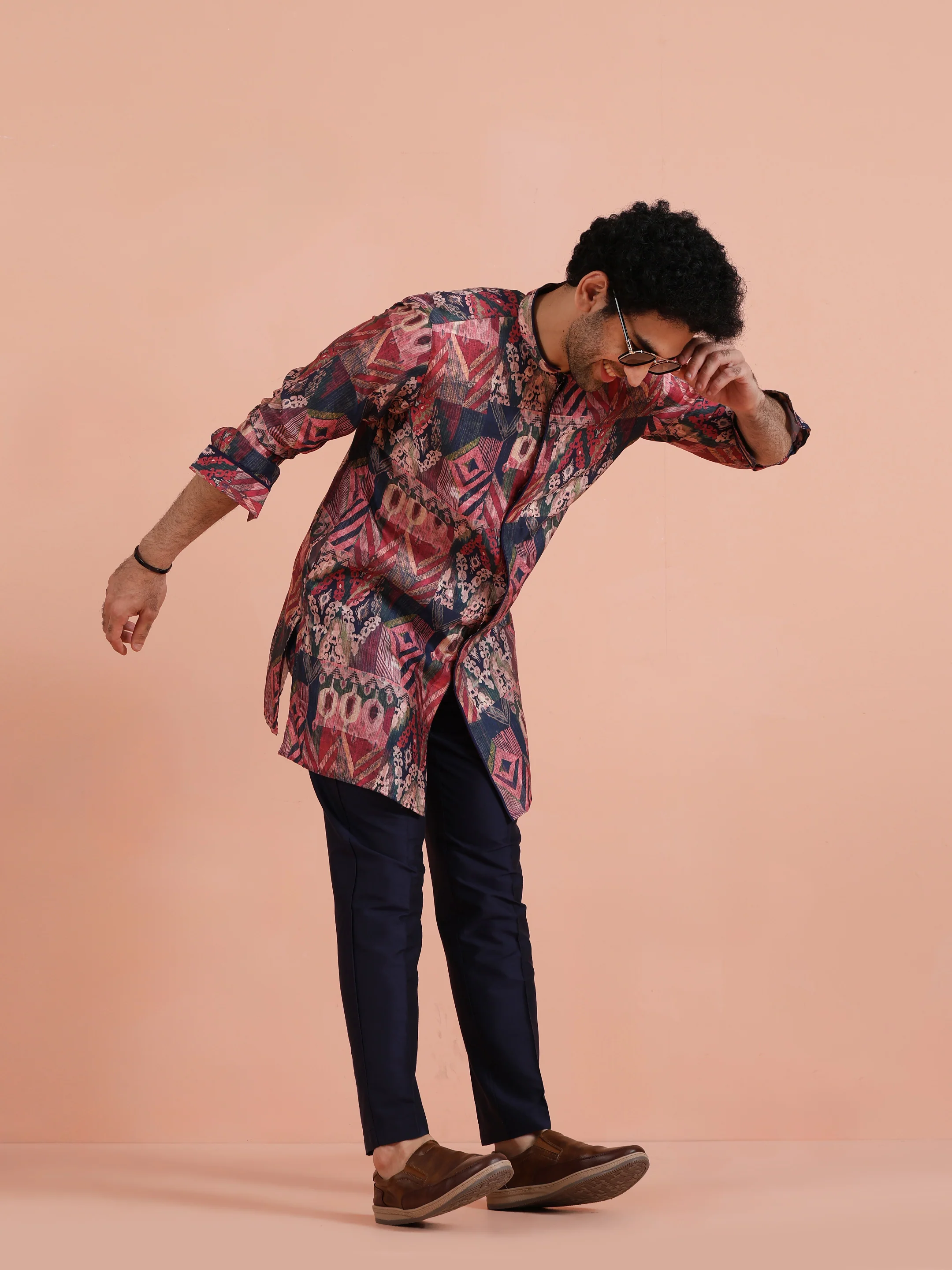 Multicolor Geometric Printed Mid Kurta - Image 3