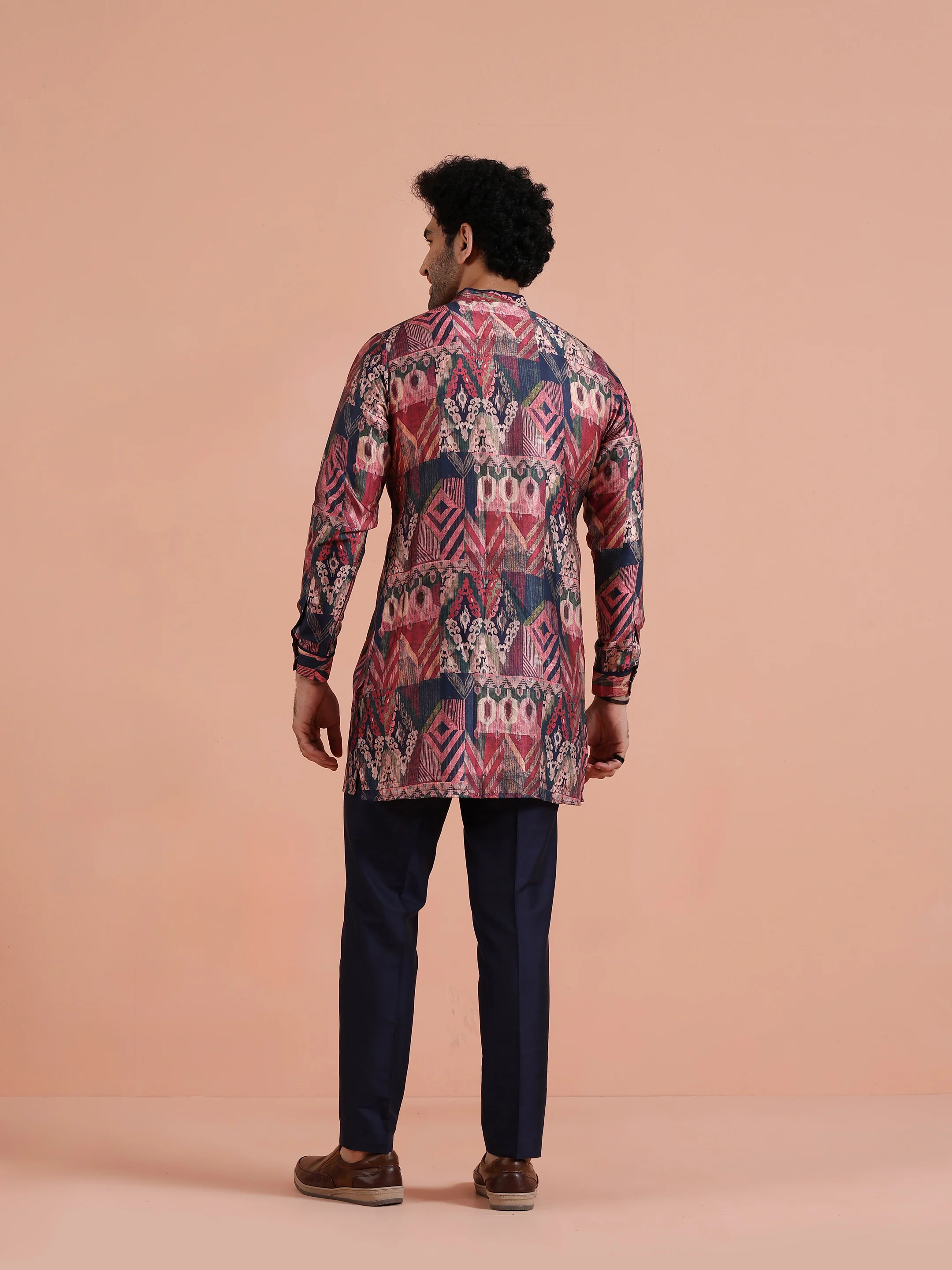 Multicolor Geometric Printed Mid Kurta - Image 4