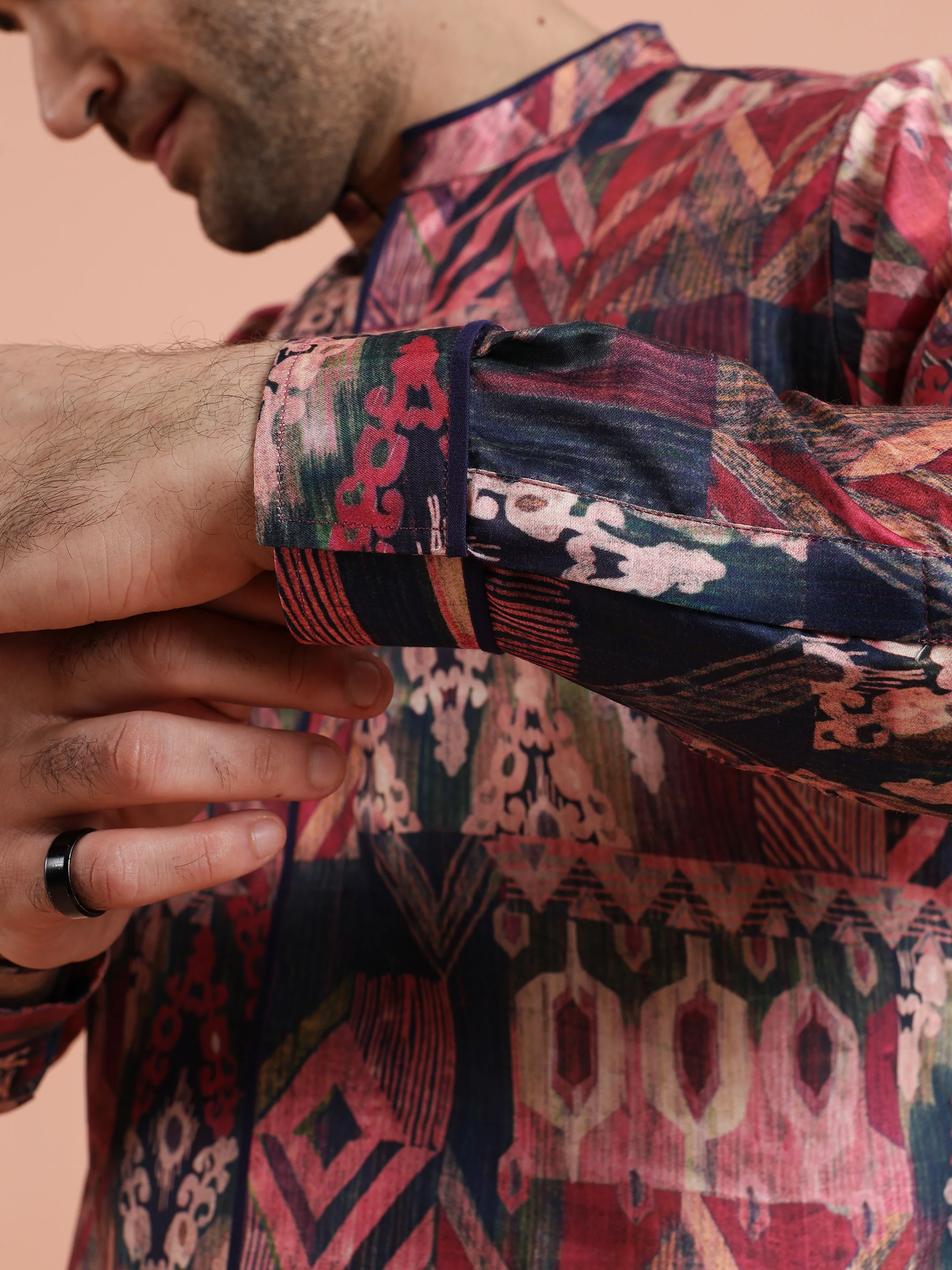 Multicolor Geometric Printed Mid Kurta - Image 6