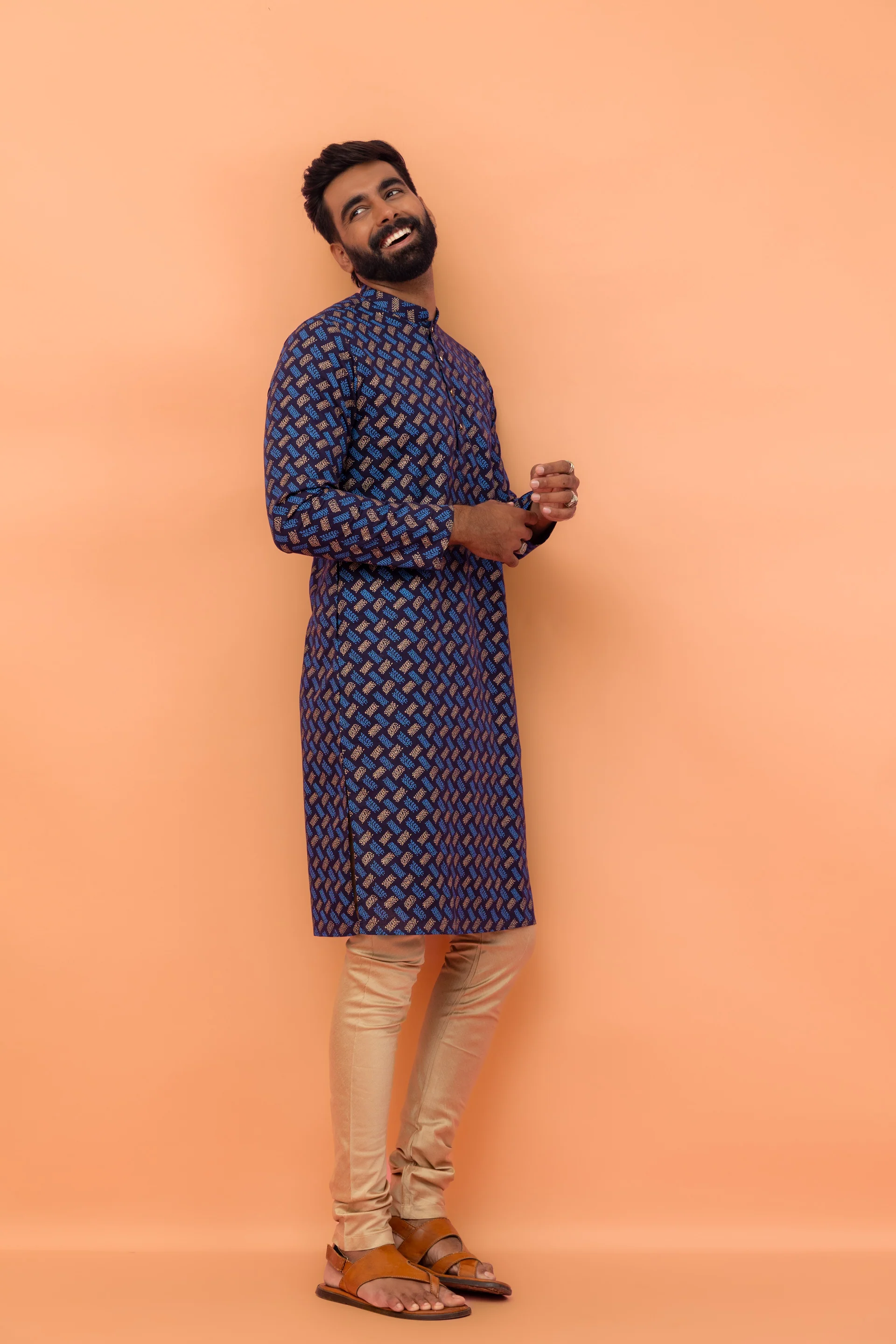 Navy Blue Cotton Printed Long Kurta - Image 3