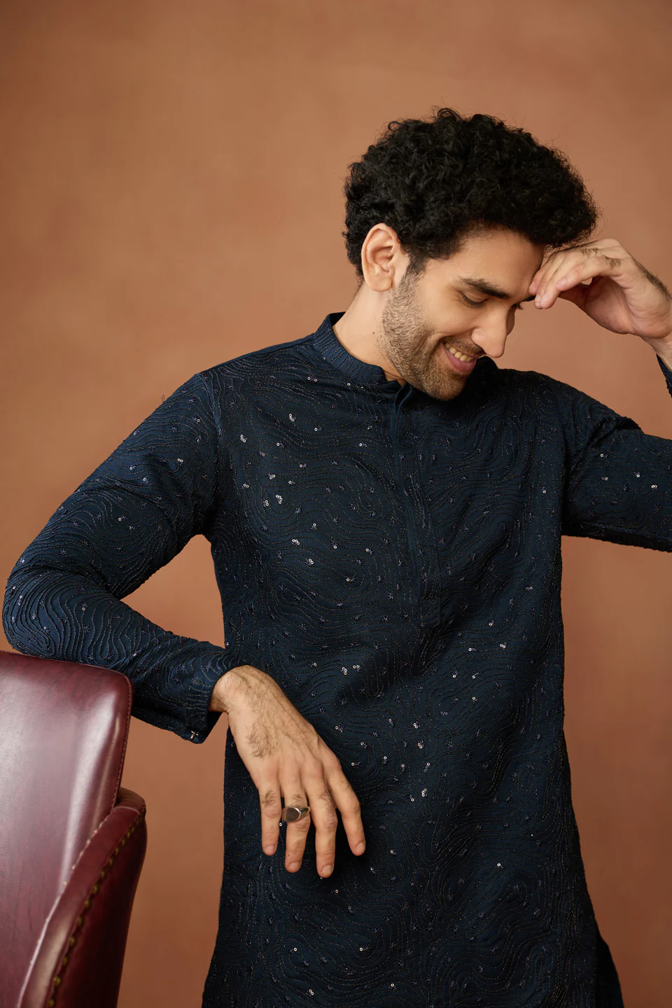 Navy Blue Silk Blend Embroidered Mid Kurta - Image 7