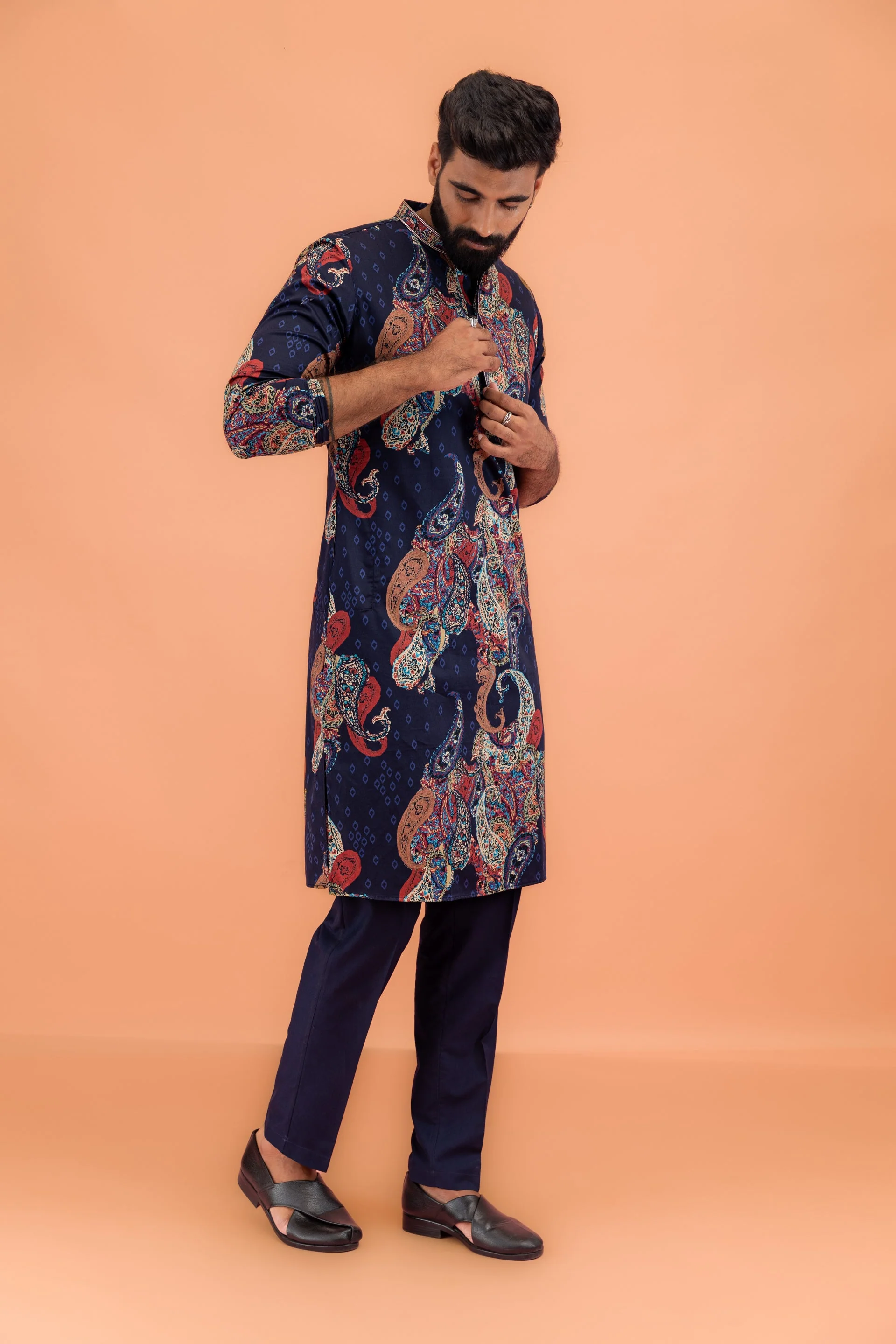 Navy Blue Silk Blend Kurta with Multicolor Paisley Prints - Image 3