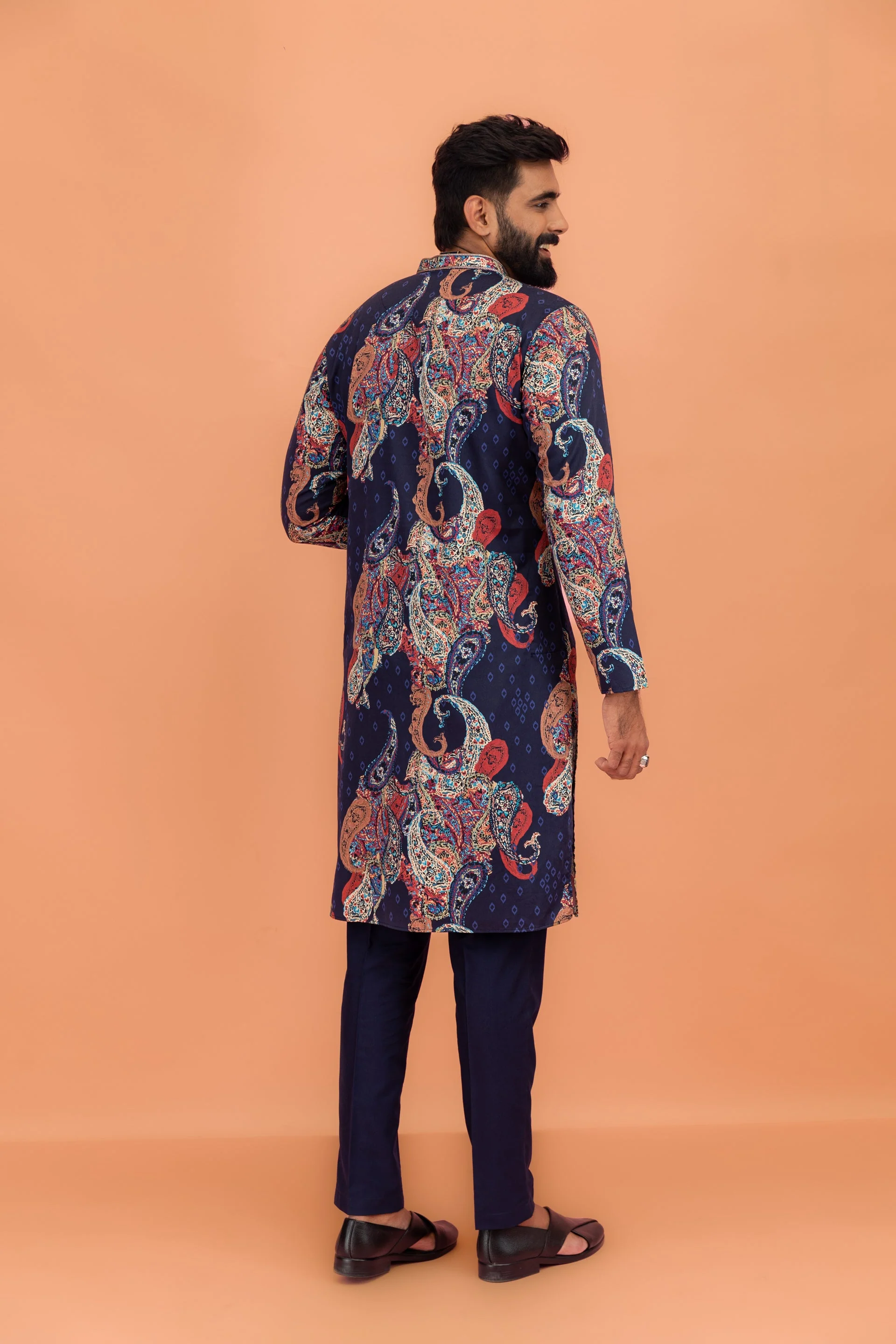 Navy Blue Silk Blend Kurta with Multicolor Paisley Prints - Image 4